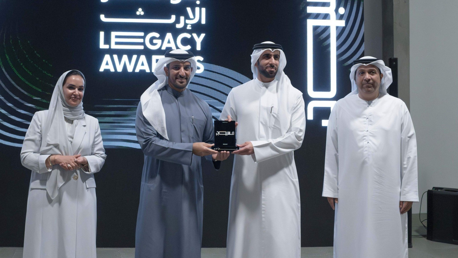 سلطان بن أحمد يشهد ختام "اكسبوجر 2026" ويكرم الفائزين بجوائز الإرث
