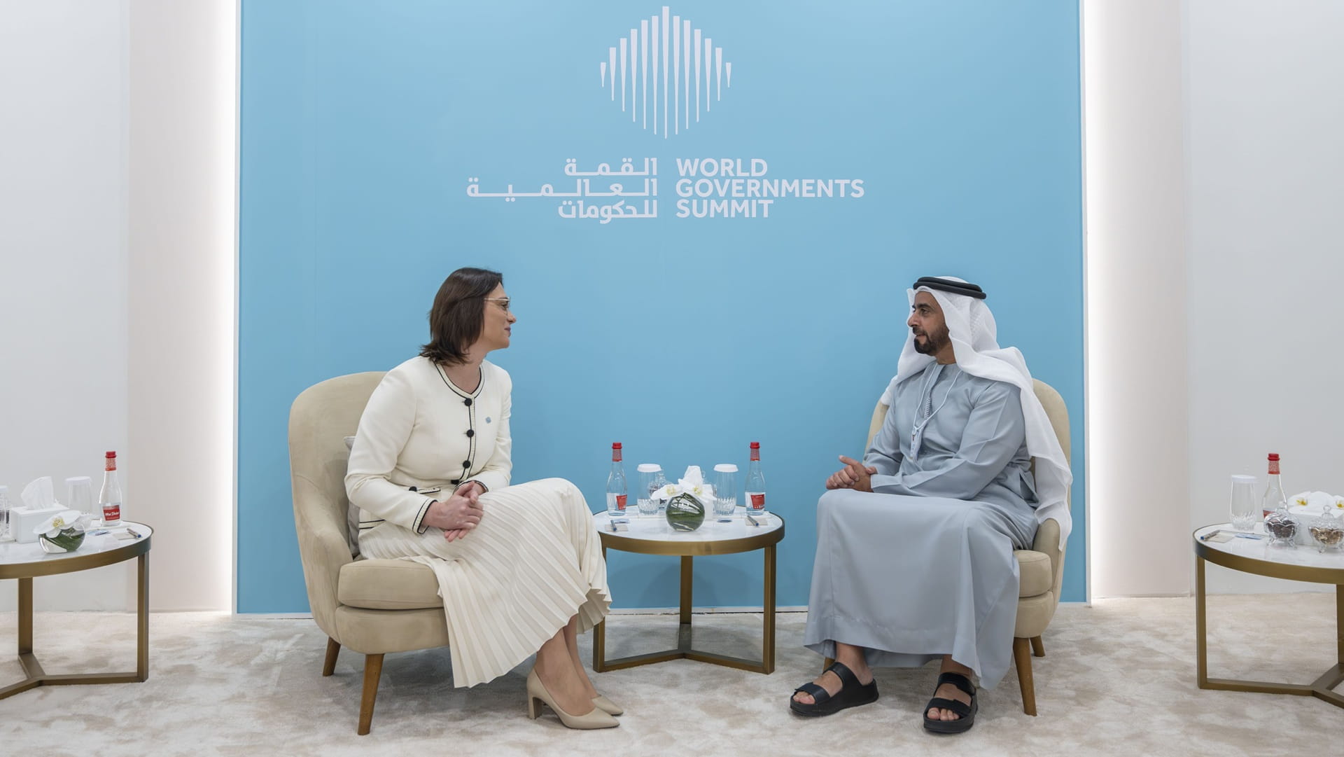 صورة بعنوان: سيف بن زايد يبحث التعاون الأمني مع وزيرة الشؤون الداخلية بمولدوفا 