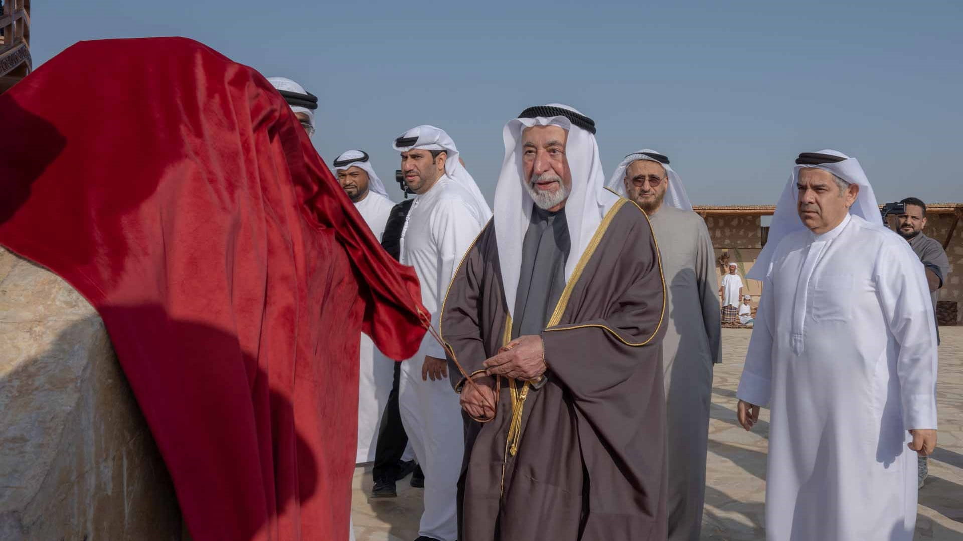 حاكم الشارقة يفتتح برج المضارسة في مدينة الذيد 