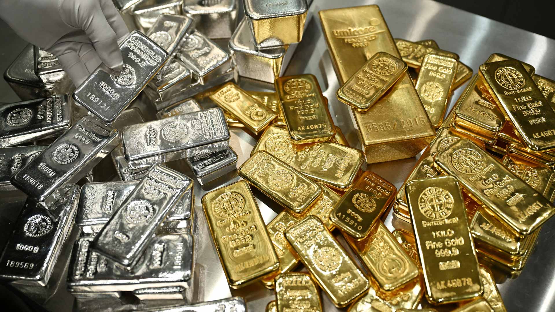 الذهب يرتفع 5029 دولاراً مع تراجع الدولار وانتظار تقرير أميركي 