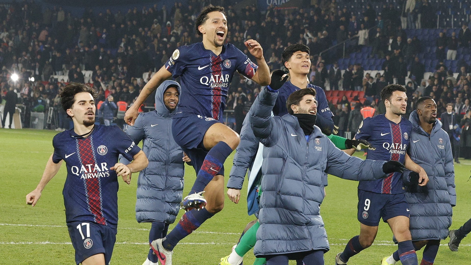 PSG reclaim Ligue 1 top spot with Marseille rout