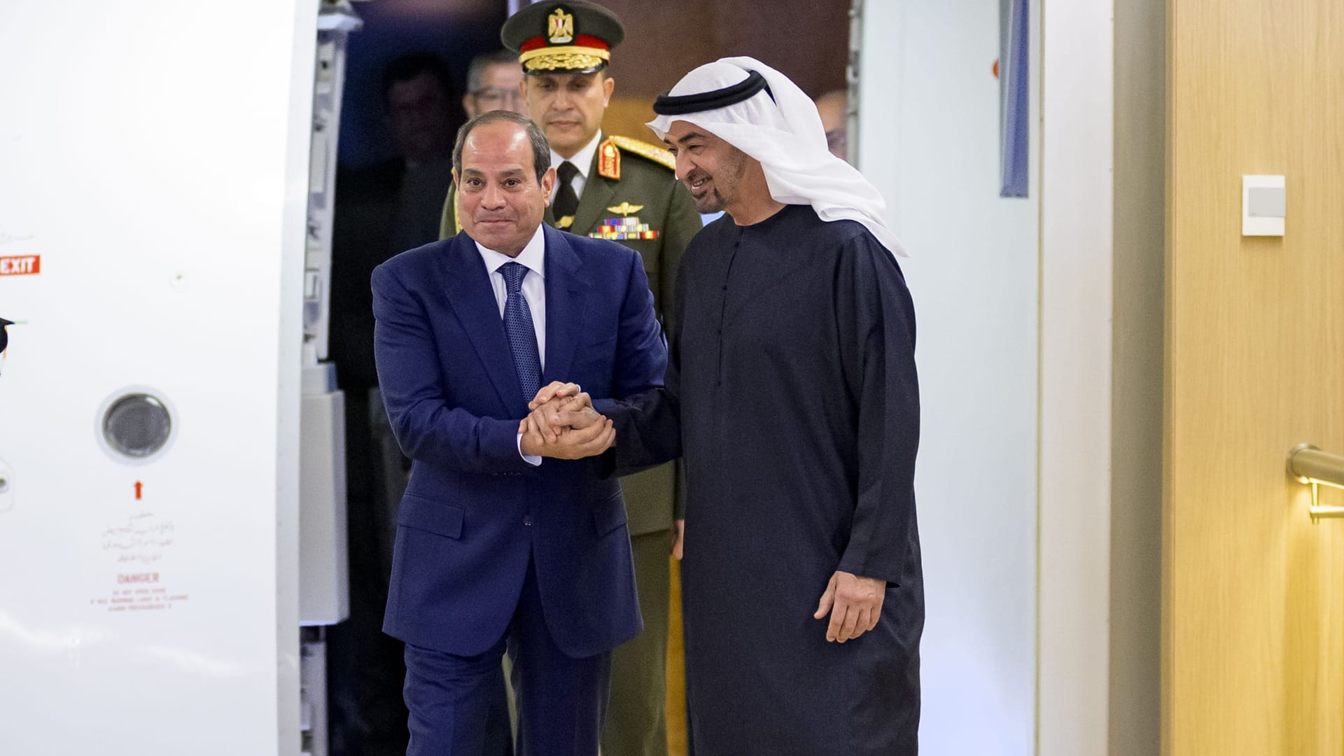 UAE President receives Egyptian President on arrival in Abu Dhabi 