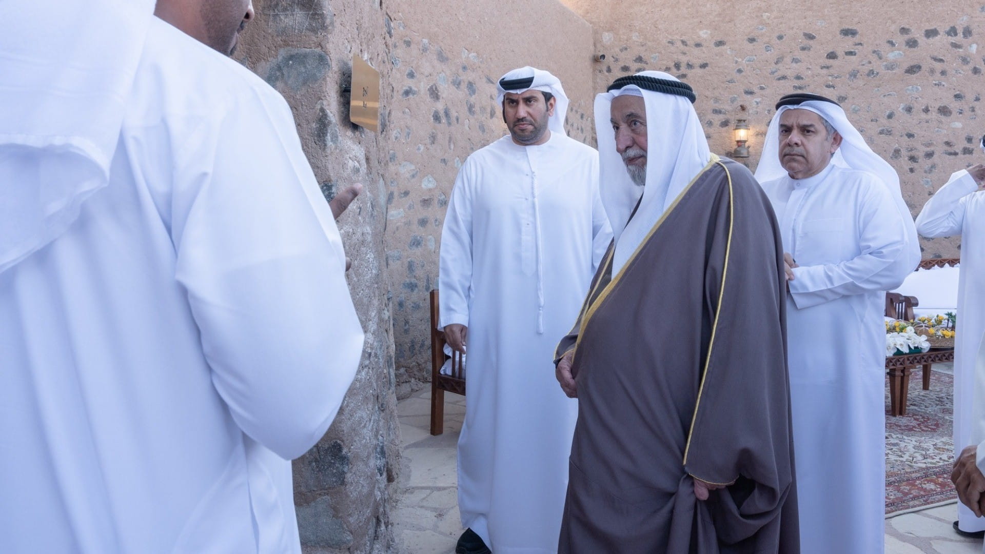 حاكم الشارقة يفتتح حصن فِلي بعد أعمال الترميم وإحياء المنطقة