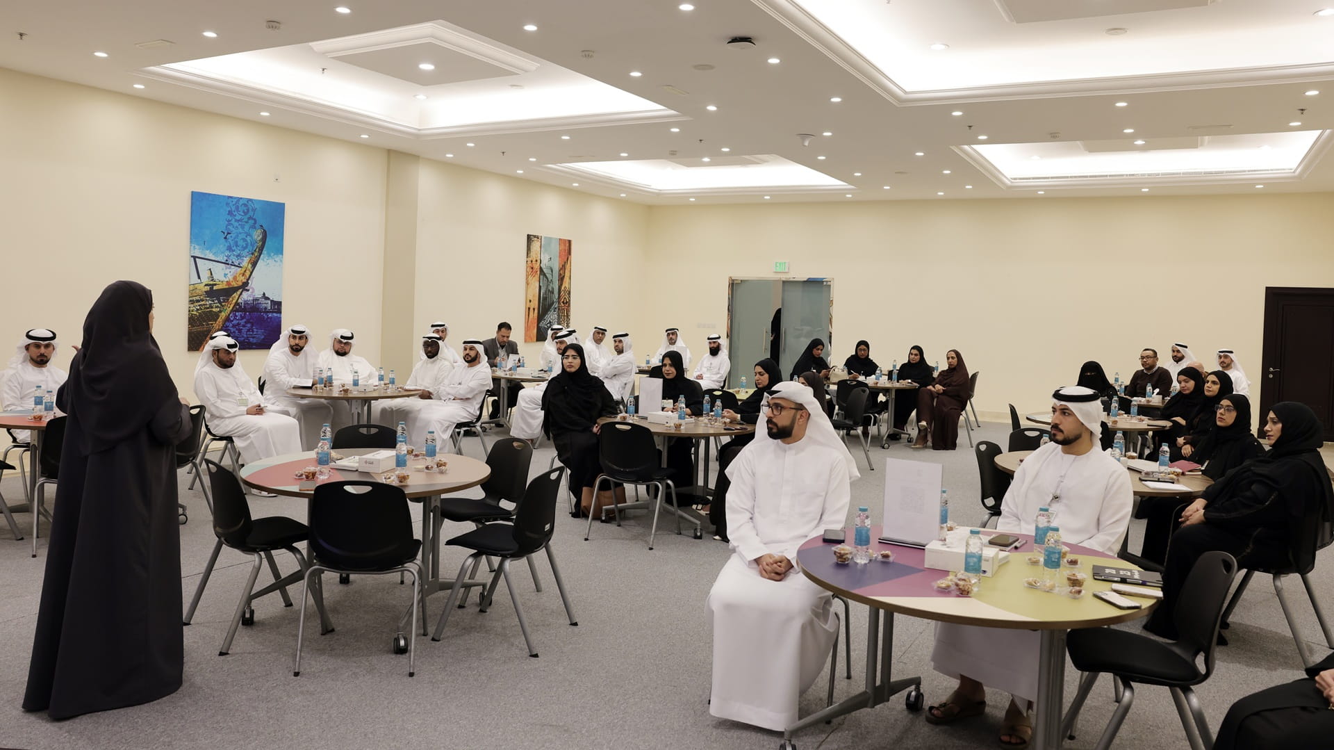 بلدية الشارقة تعزز ثقافة الابتكار بتطوير منظومة المقترحات المؤسسية 