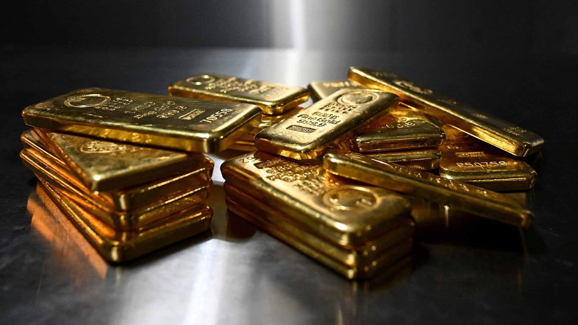 الذهب يرتفع في المعاملات الفورية 1.1%  