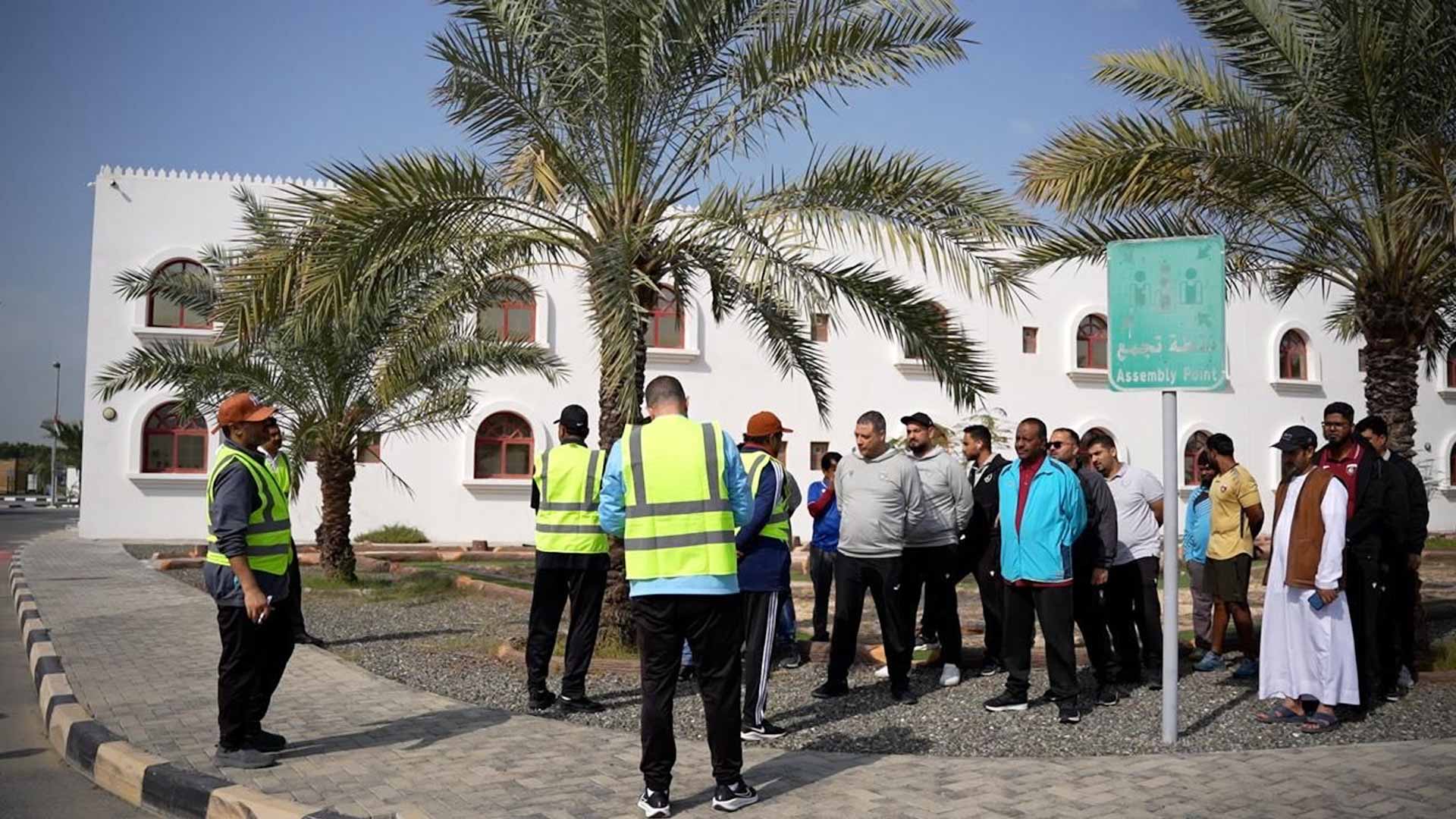 "الإمارات للإطفاء" تنفذ برنامجاً تدريبياً لموظفي نادي الحمرية 