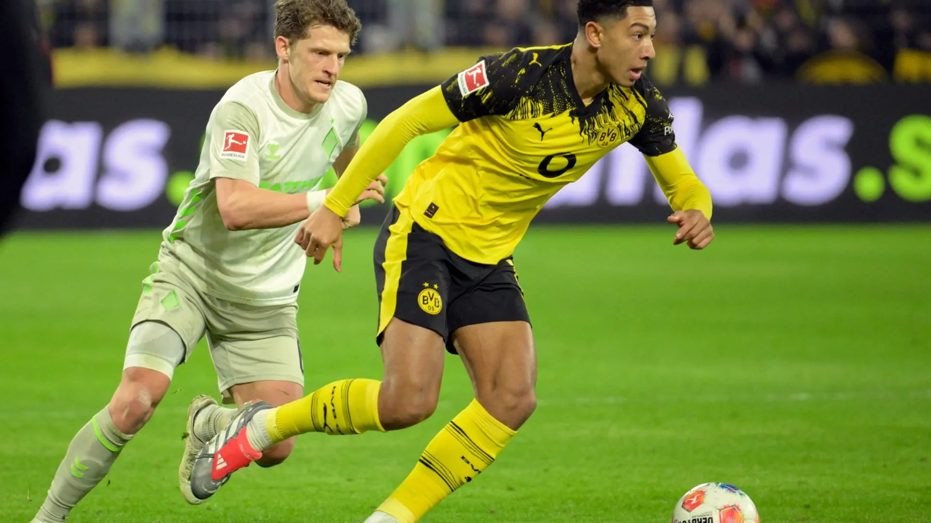 Borussia Dortmund strengthens its hold on 2nd place in Bundesliga