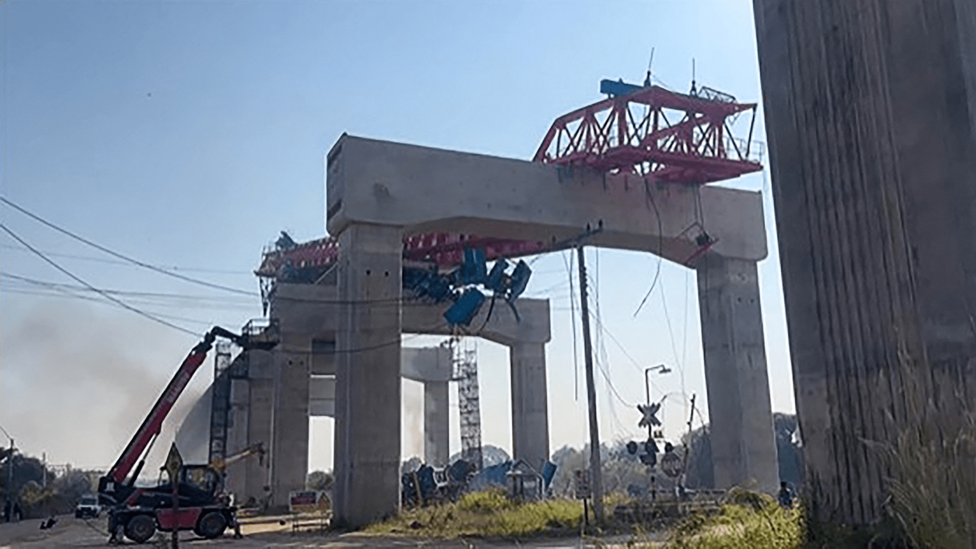 Crane collapse derails train, kills 22 in Thailand