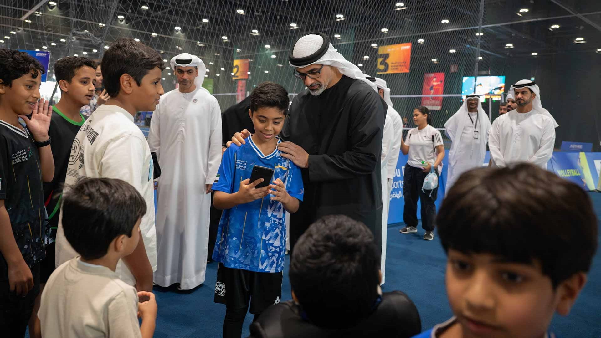 خالد بن محمد بن زايد يشهد جانباً من فعاليات "صيف أبوظبي الرياضي"