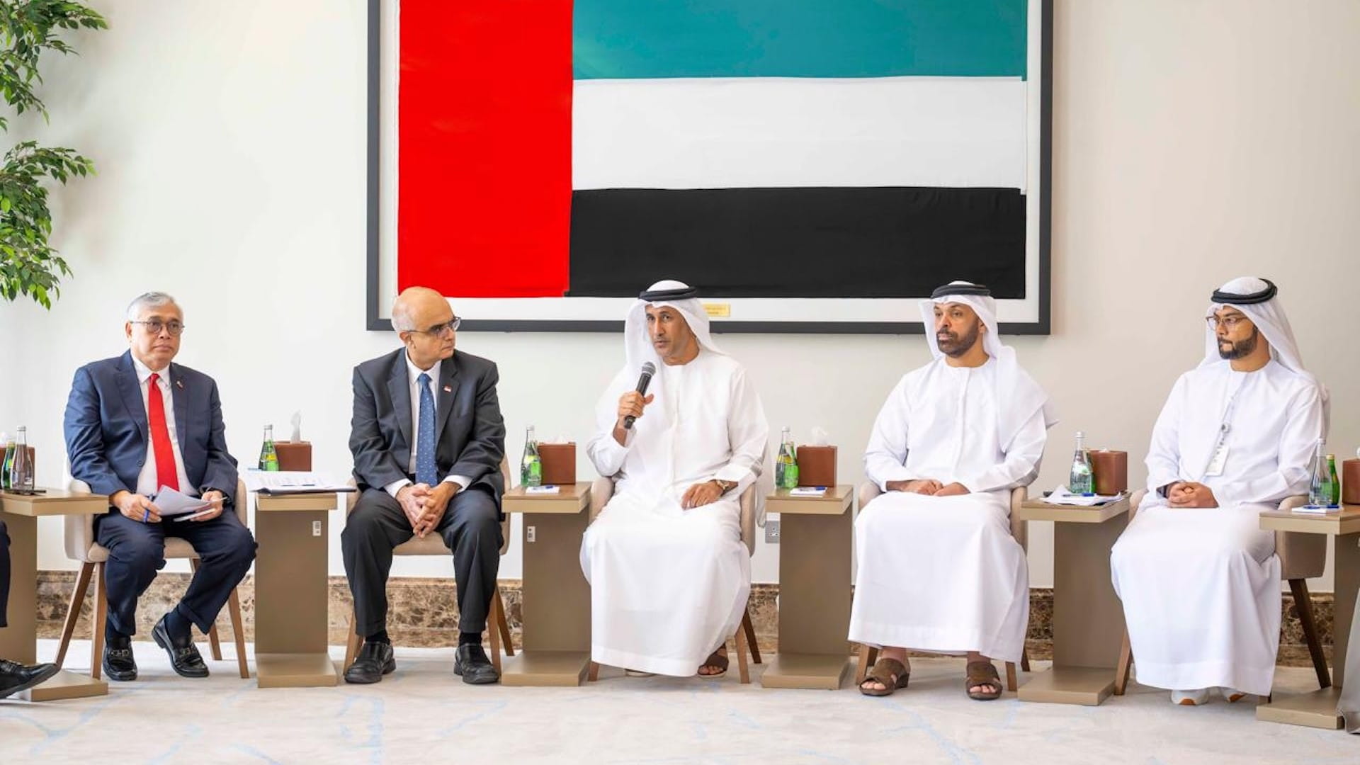 سعيد الهاجري:الإمارات ملتزمة بمواصلة تعزيزالتعاون مع رابطة الآسيان