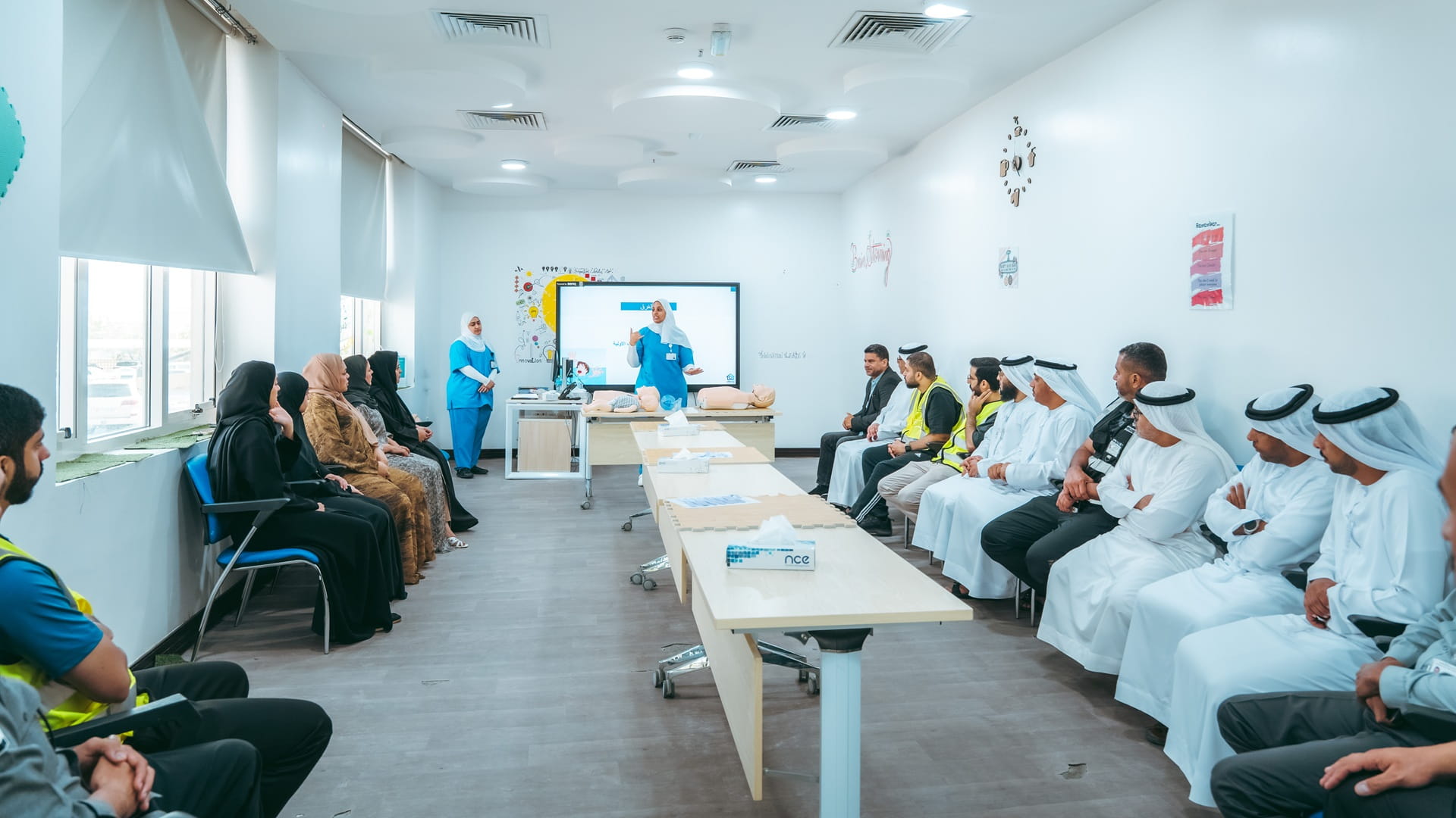 صورة بعنوان: كهرباء الشارقة تنظم برنامجاً للإسعافات الأولية لموظفيها في كلباء 