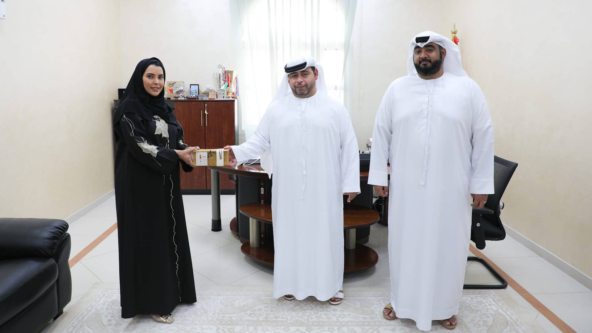 صورة بعنوان: بلدية دبا الحصن تحتفي بموسم الرطب عبر مبادرة "جود السعف" 