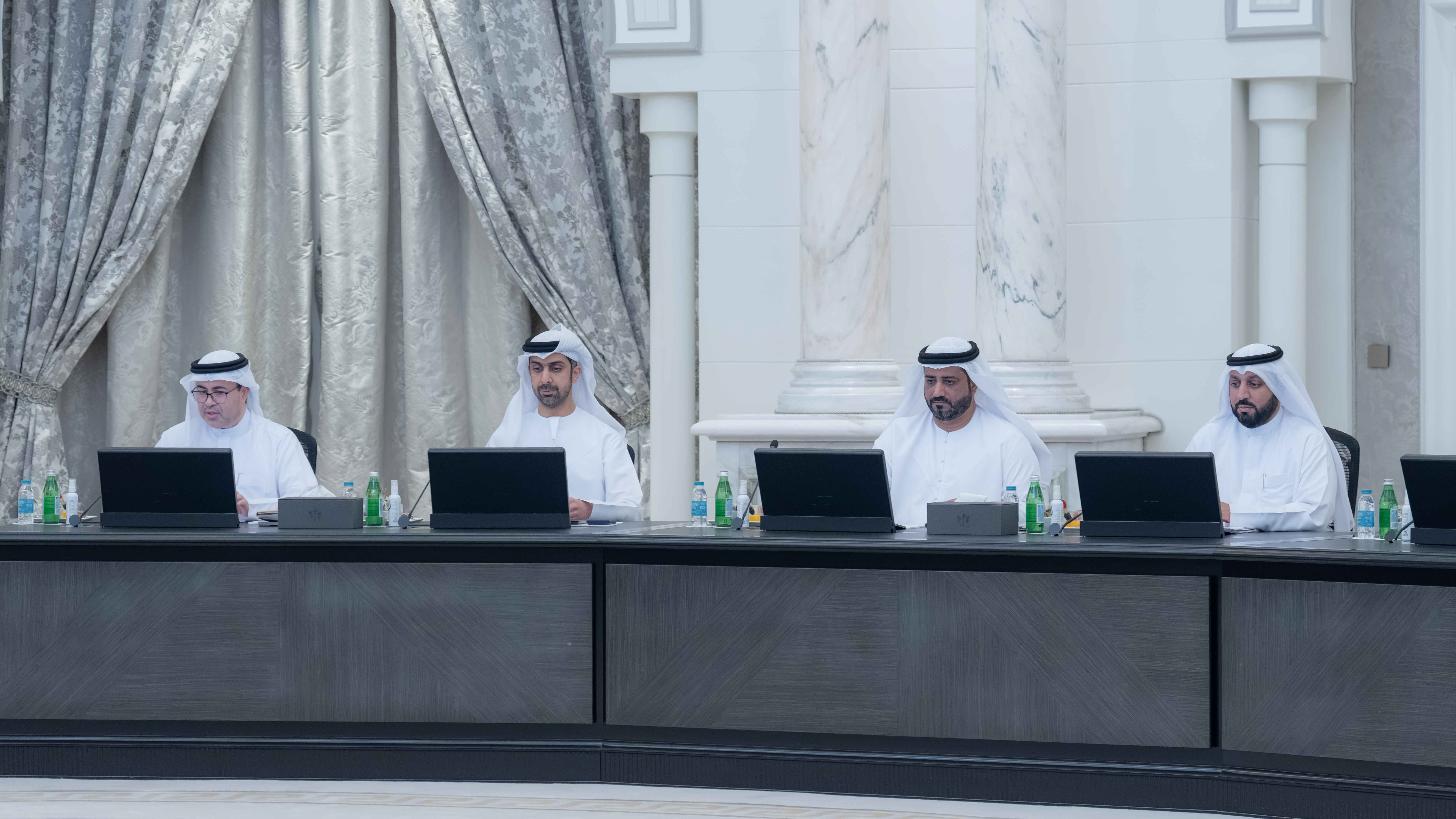 "تنفيذي الشارقة" يشكل اللجنة الدائمة لفاقدي الرعاية الاجتماعية