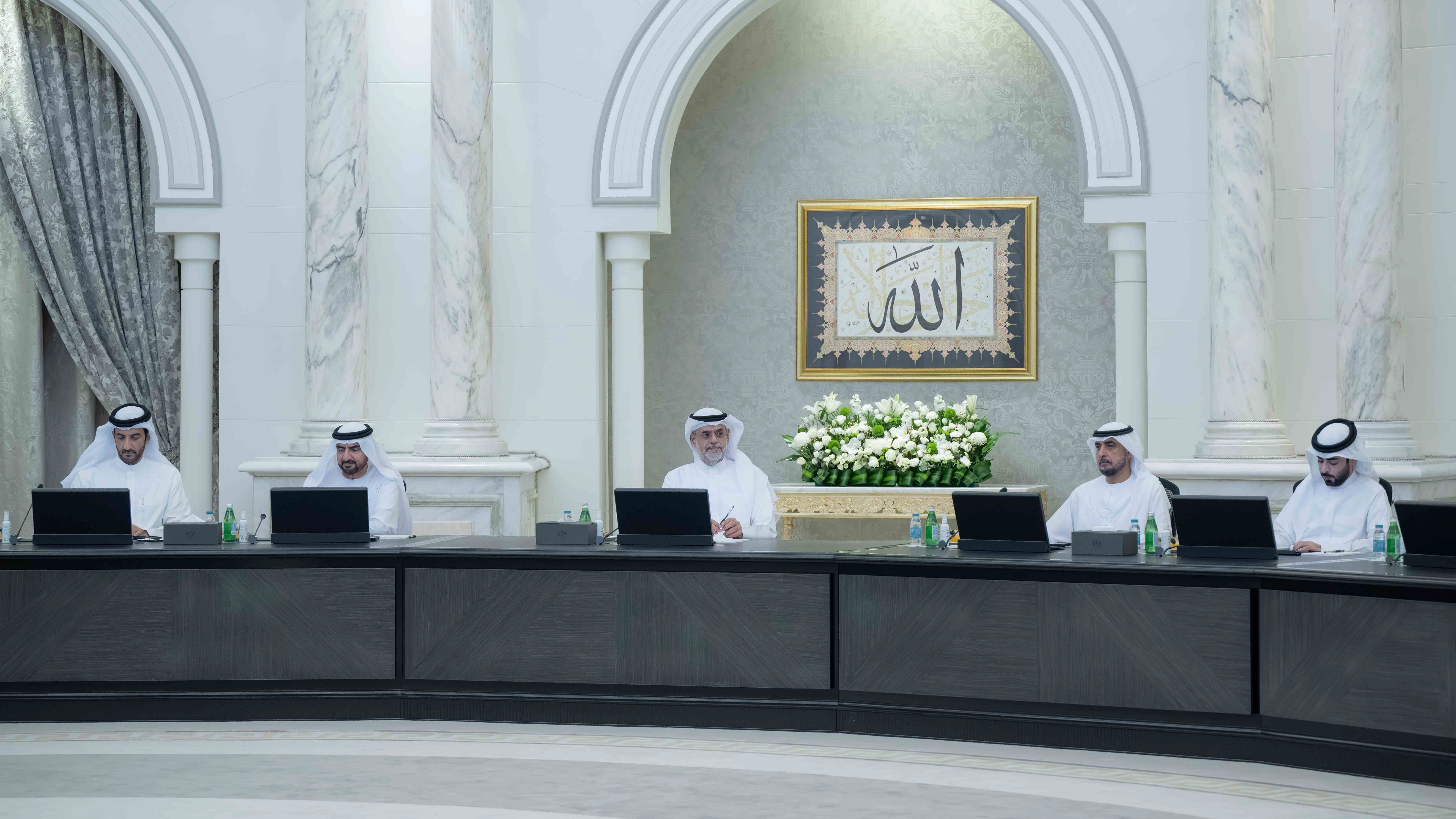 "تنفيذي الشارقة" يشكل اللجنة الدائمة لفاقدي الرعاية الاجتماعية