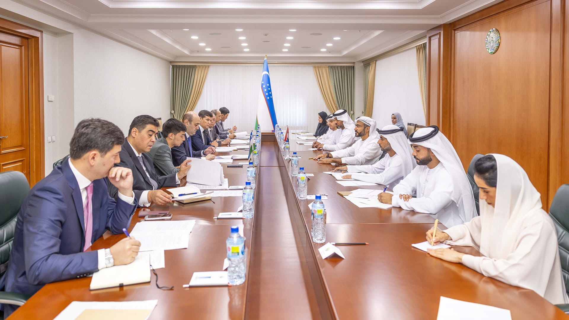 جانب من أعمال الدورة الأولى للمشاورات القنصلية بين الإمارات وأوزبكستان