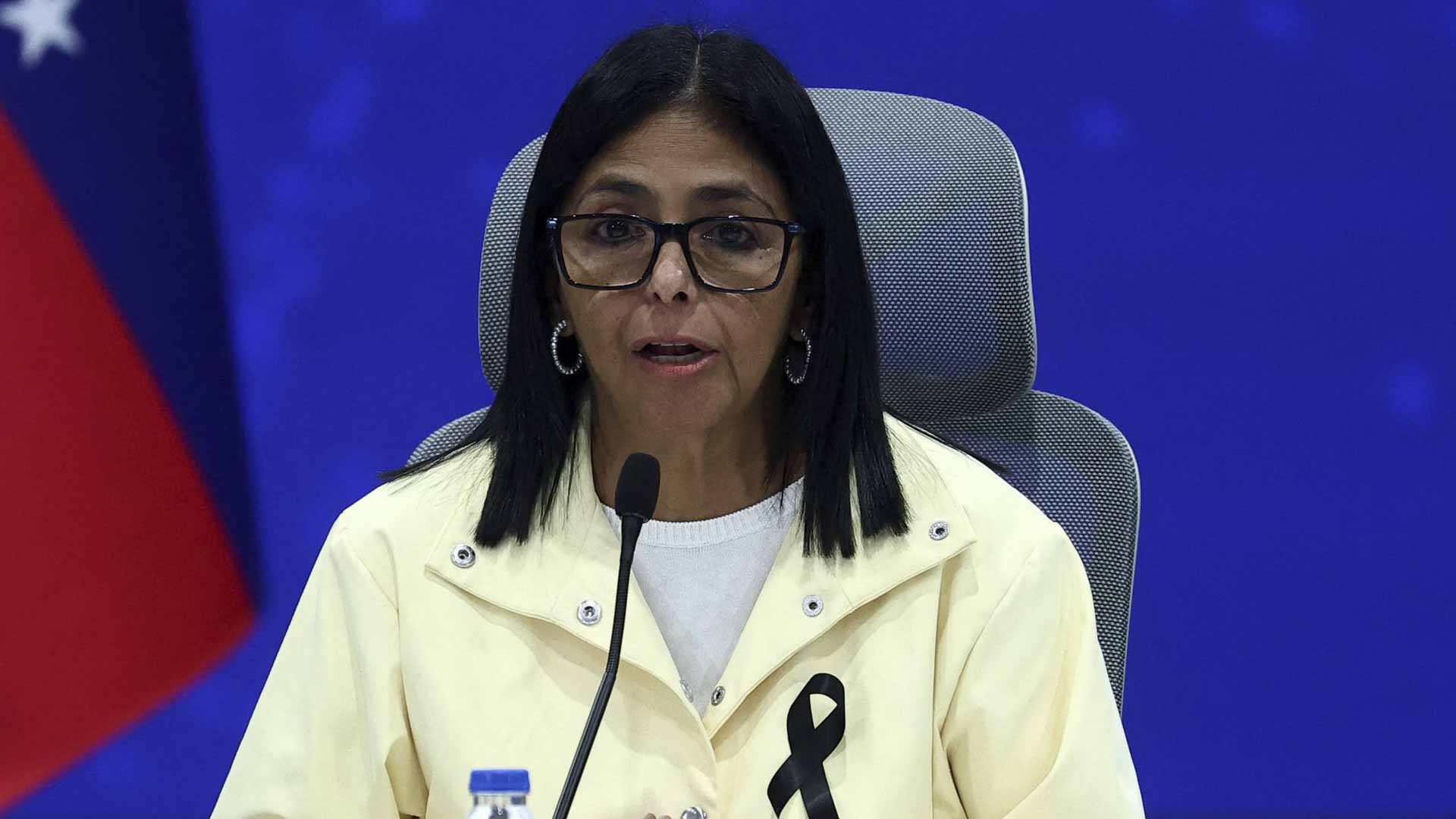 رئيسة فنزويلا: إنتاج النفط مستقر عند 1.2 مليون برميل رغم الزلزالين
