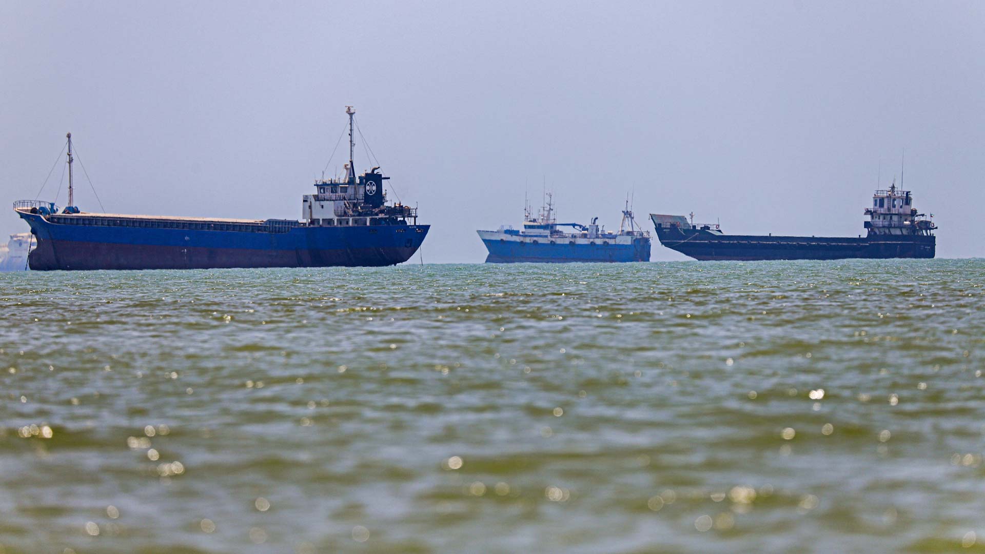 US reinstates naval blockade on Iran