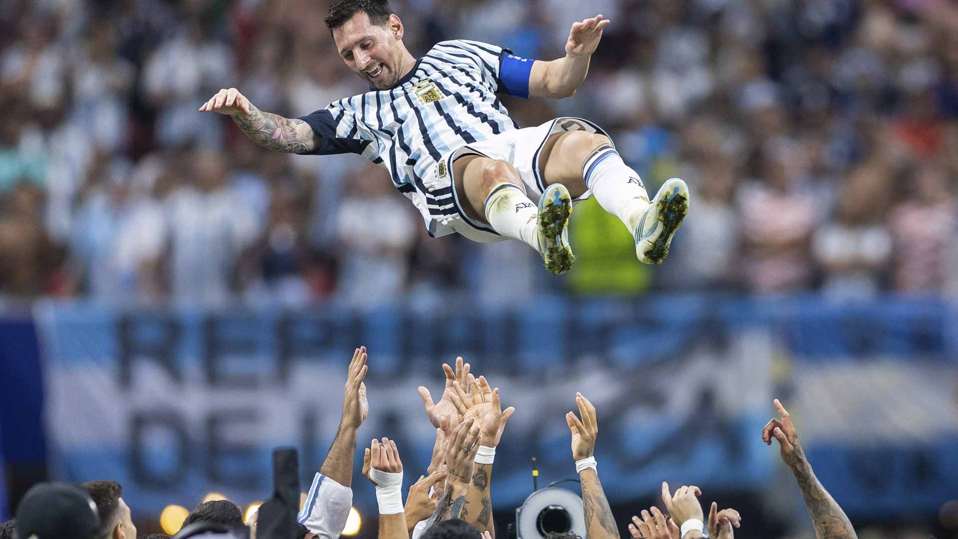 ميسي يقود الأرجنتين في نصف النهائي بطموح التأهل  