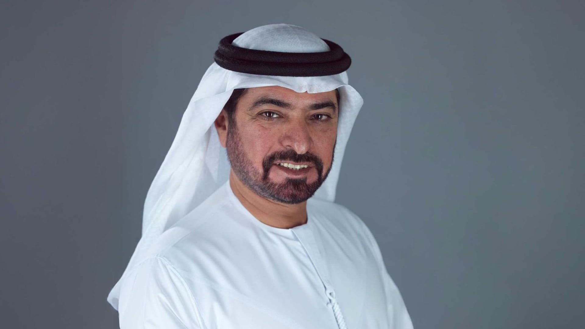 صورة بعنوان: حمدان بن مبارك يشيد بمشاركة طاقم التحكيم الإماراتي بمونديال 2026 
