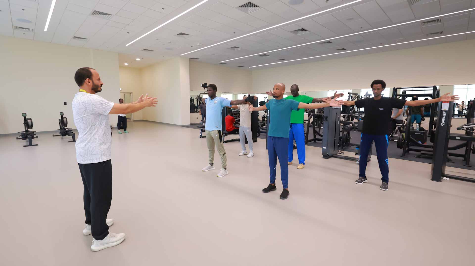 الجامعة القاسمية تستقطب الطلبة ببرامج رياضية صيفية متنوعة 
