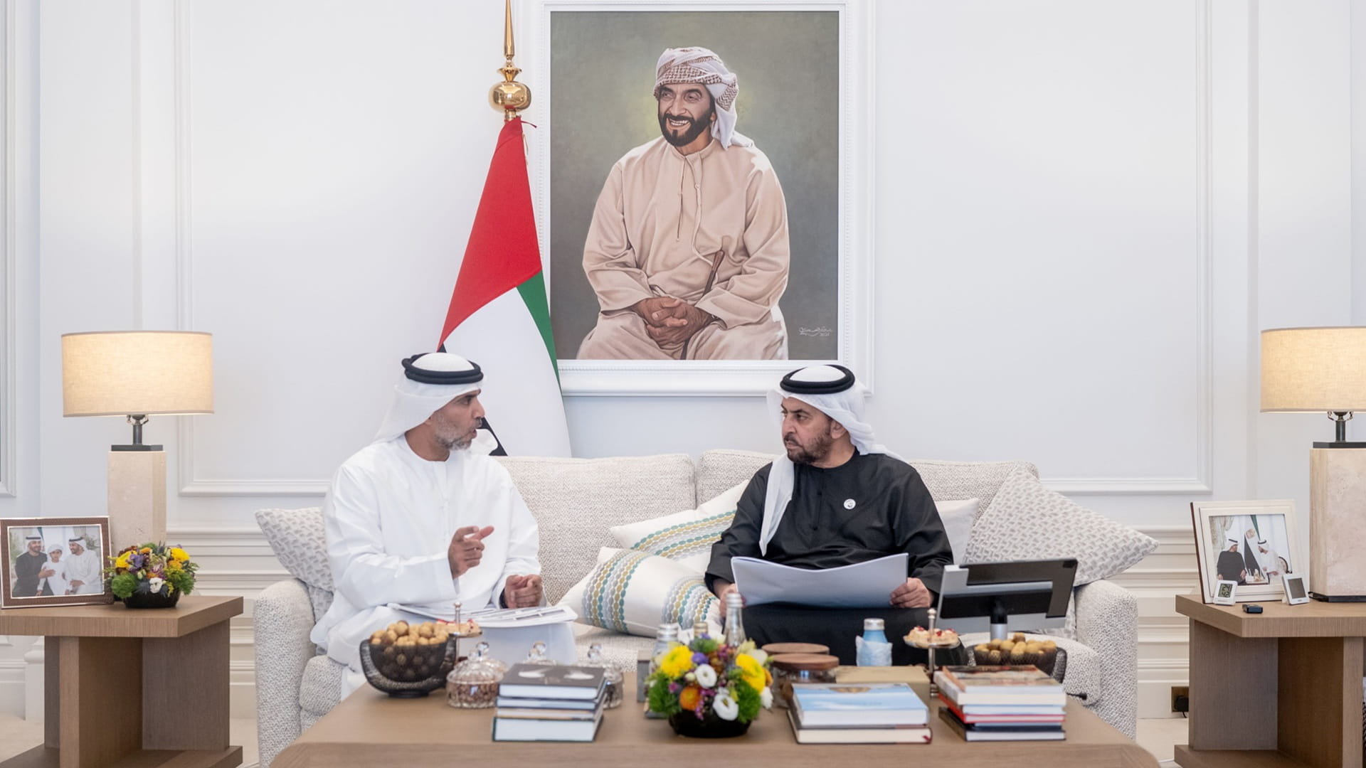 صورة بعنوان: حمدان بن زايد يطلع على استعدادات انطلاق معرض الصيد والفروسية 