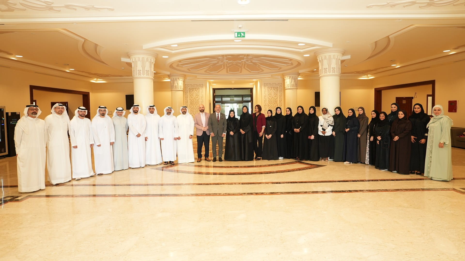 صورة بعنوان: "تميّز" وجامعة الشارقة تختتمان الدبلوم المهني بعد 100 ساعة تدريبية 