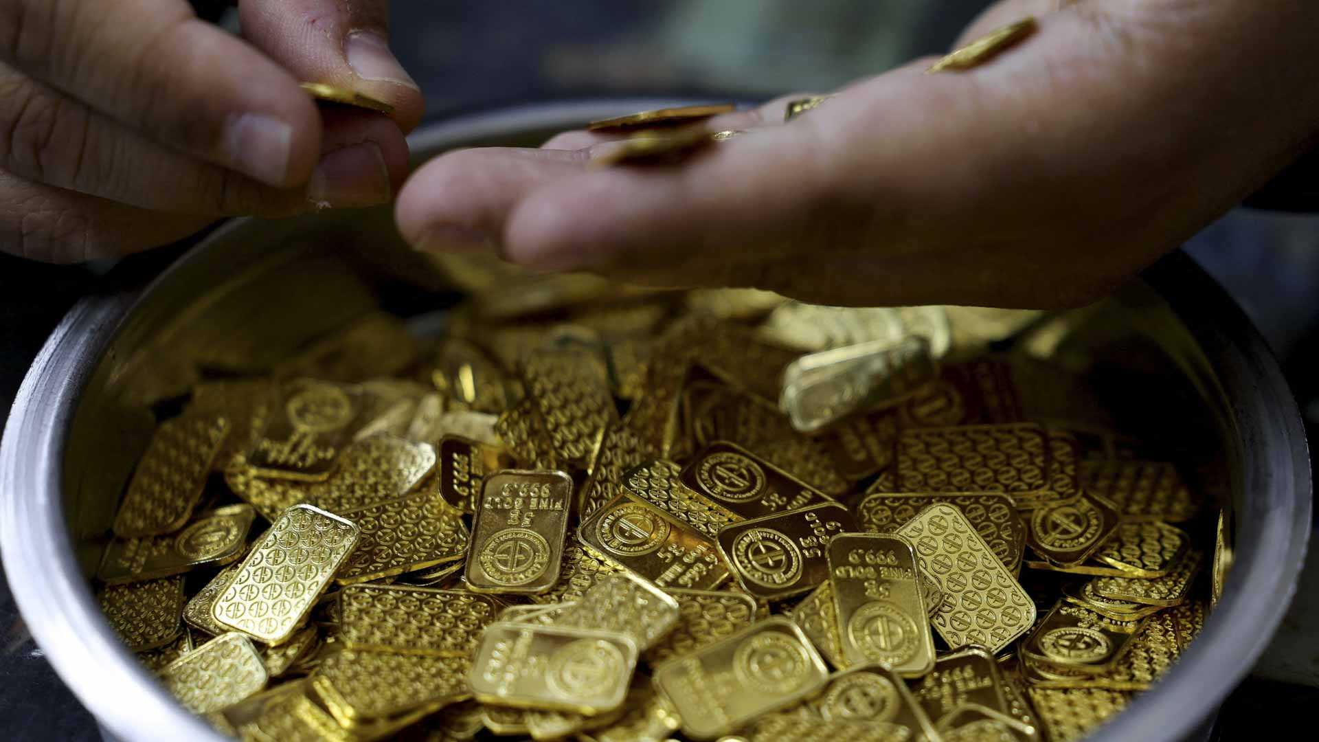 الذهب يصعد 0.6% في المعاملات الفورية والعقود الآجلة 