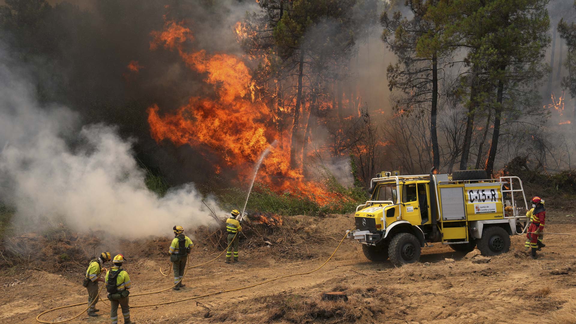 Raging wildfires challenge France and Spain