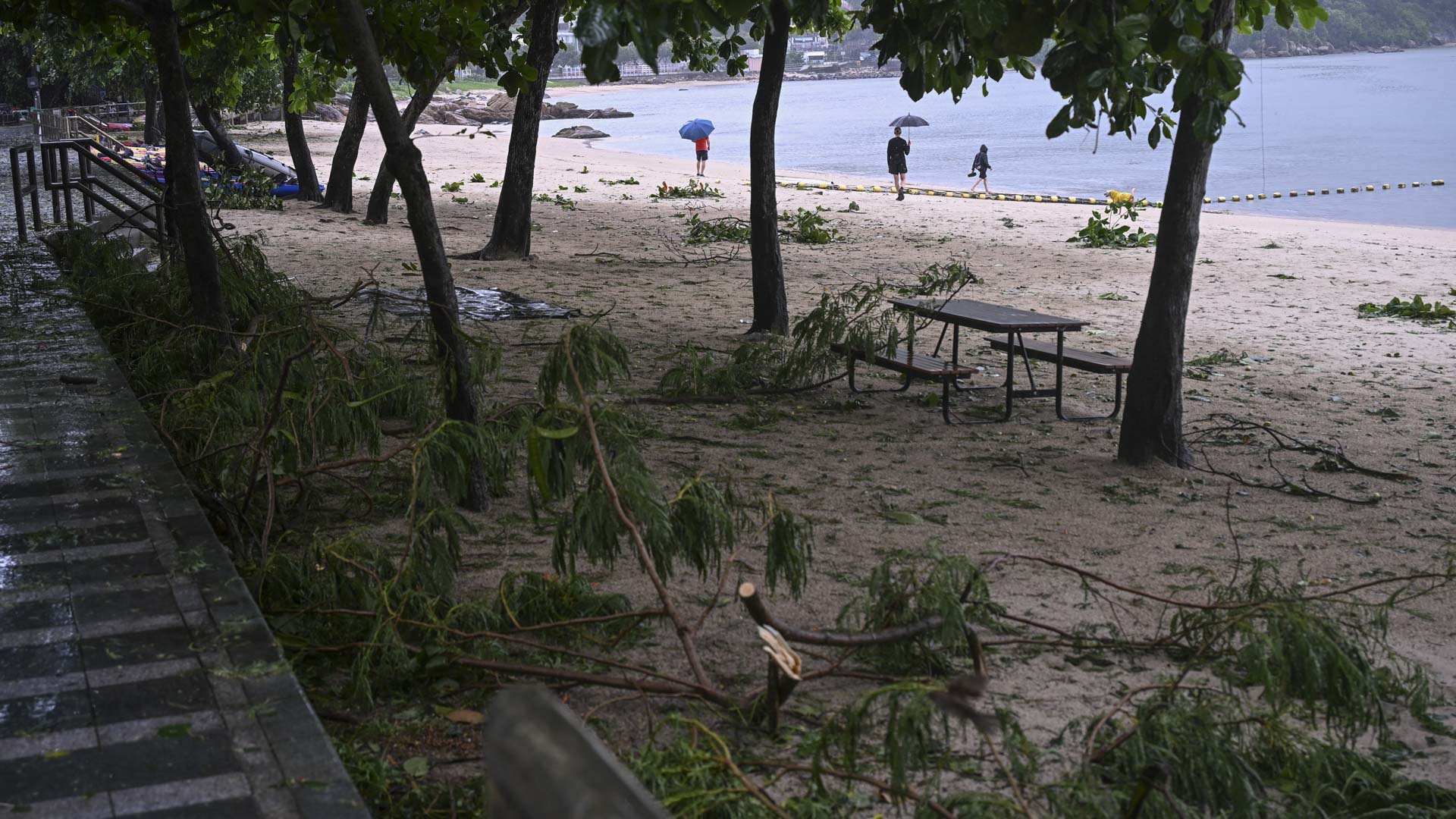 Typhoon Noul cancels flights between Singapore and Southern China 