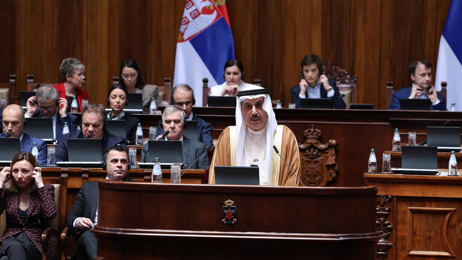 صقر غباش يثمن دعم بلغراد للإمارات