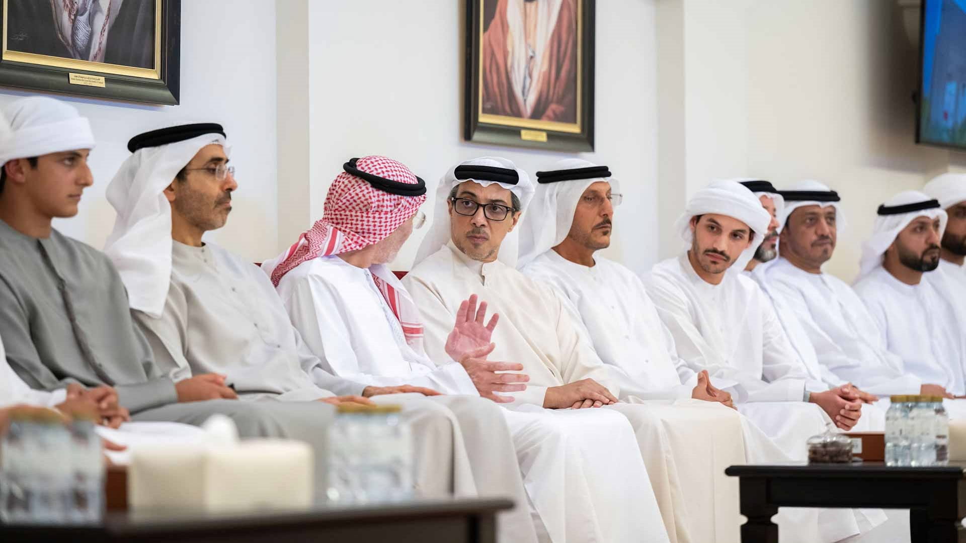منصور بن زايد يعزي في وفاة محمود أحمد القيسية