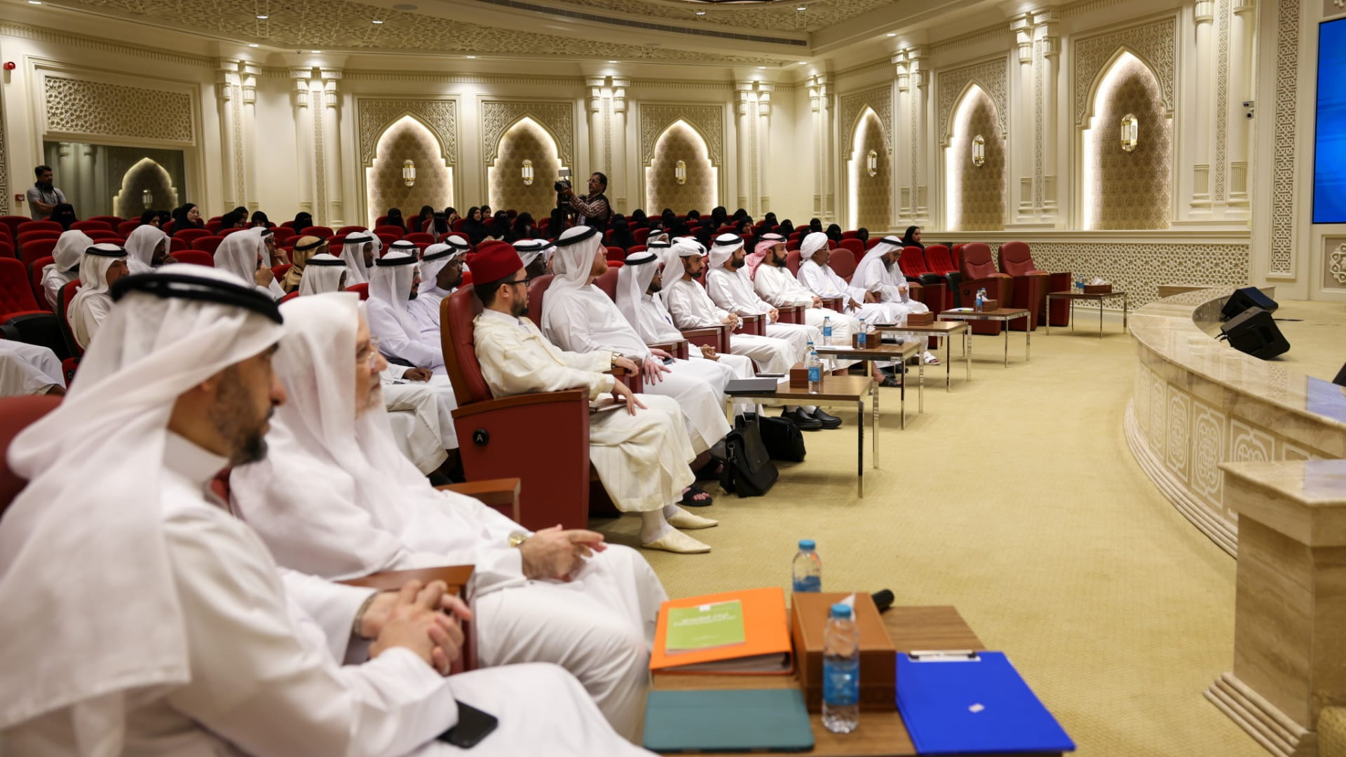 مجمع القرآن بالشارقة يناقش "مناهج إفراد القراءات" في ندوة علمية 