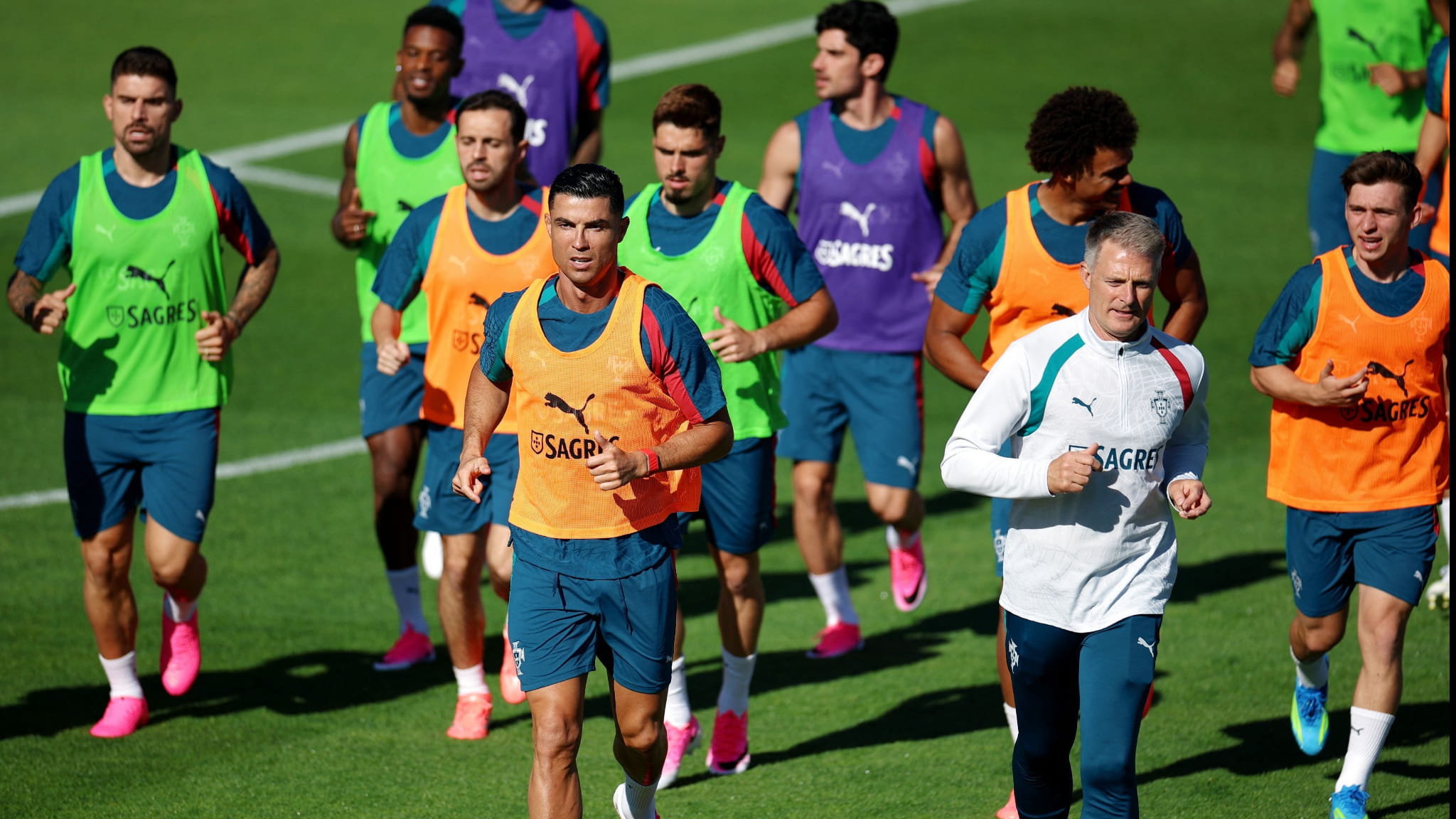 Eleventh team, Ronaldo's farewell, Días leads Colombia