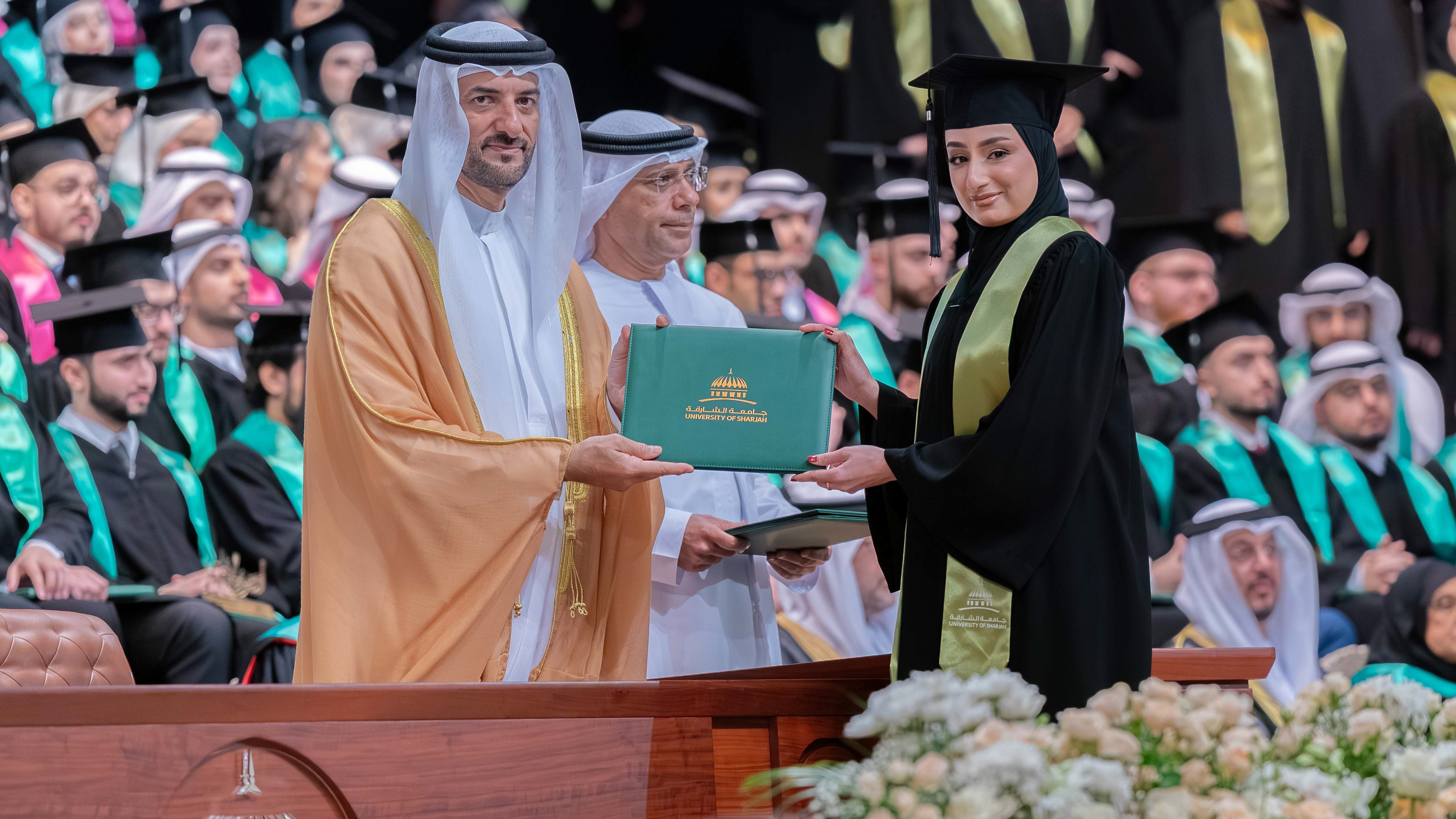 سلطان بن أحمد يشهد حفل تخريج الكليات الطبية والصحية بجامعة الشارقة