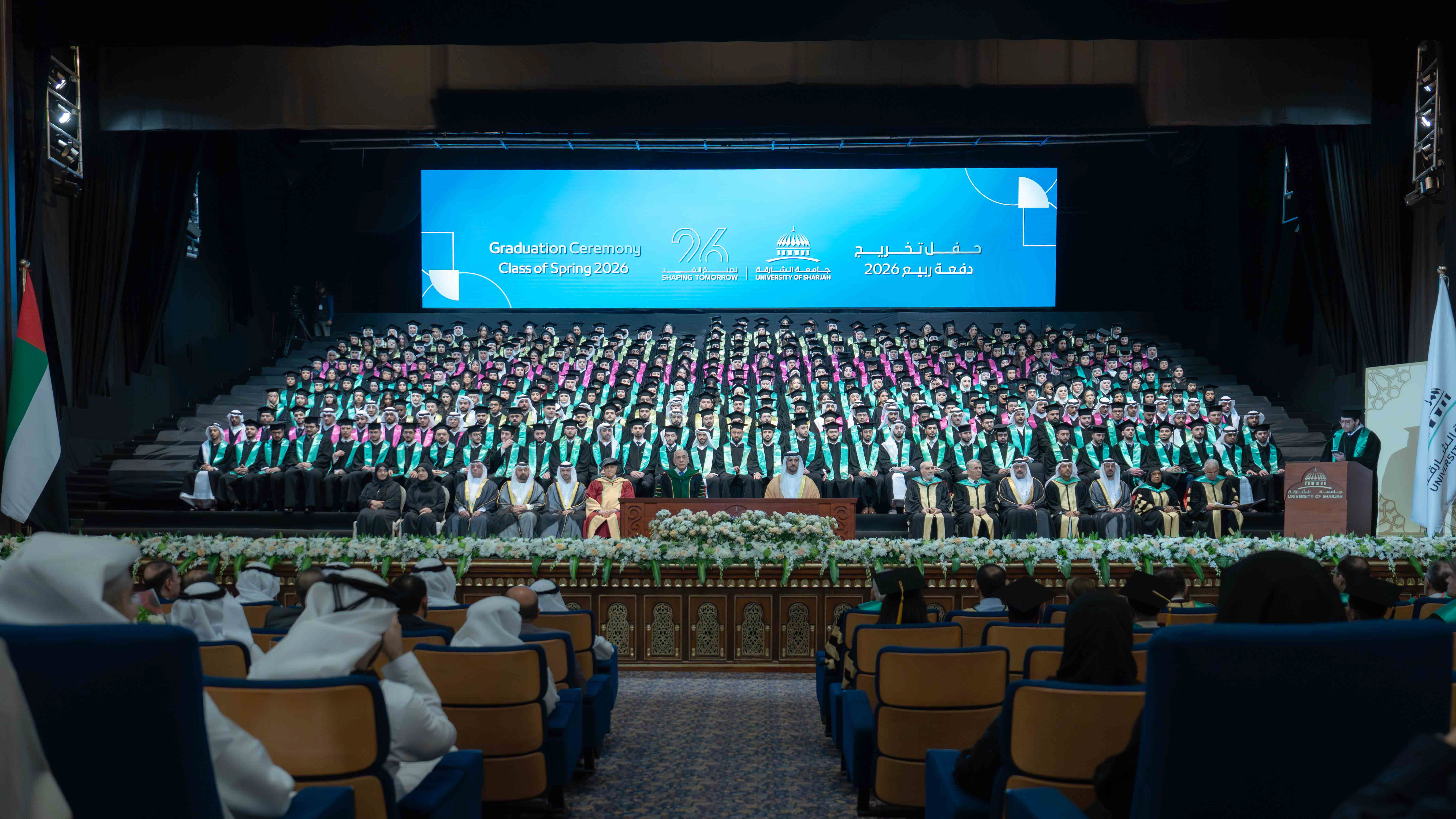 سلطان بن أحمد يشهد حفل تخريج الكليات الطبية والصحية بجامعة الشارقة