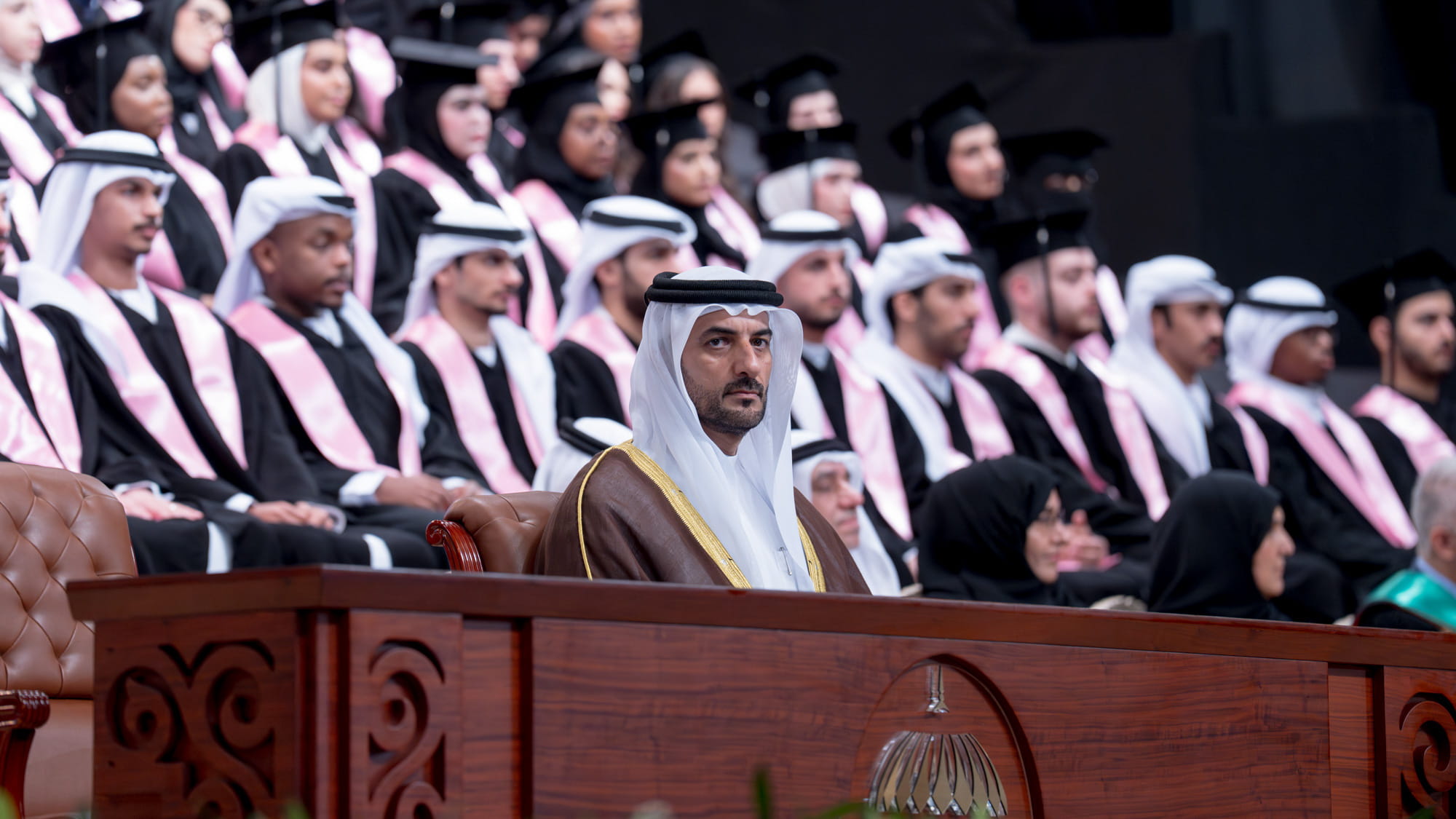 سلطان بن أحمد يشهد حفل تخريج الكليات الطبية والصحية بجامعة الشارقة