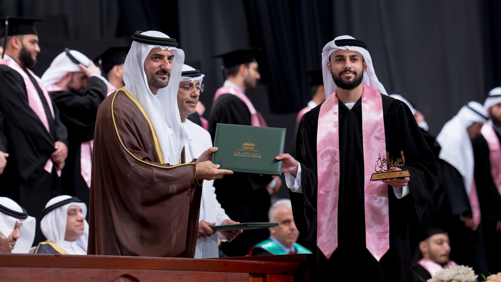 سلطان بن أحمد يشهد حفل تخريج الكليات الطبية والصحية بجامعة الشارقة