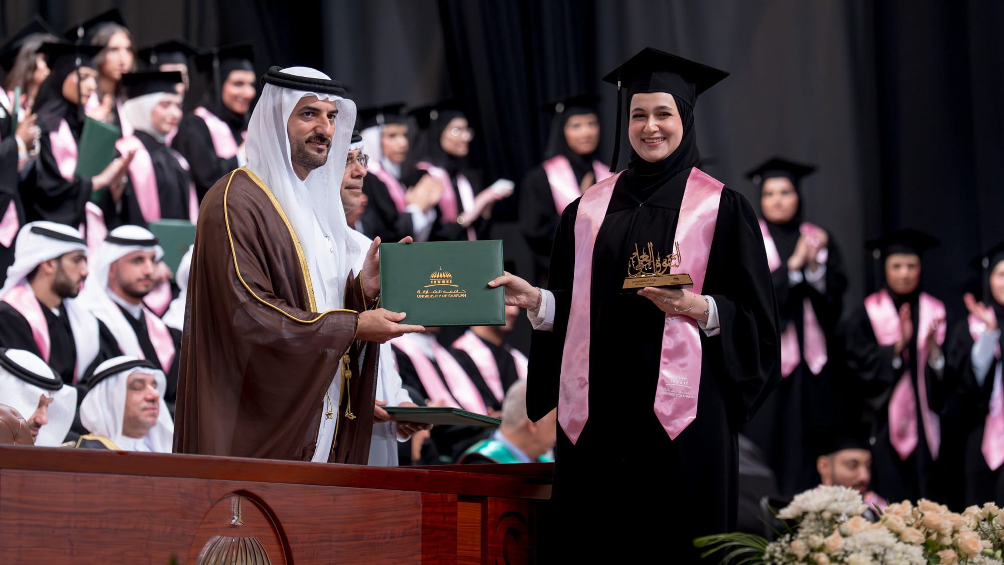 سلطان بن أحمد يشهد حفل تخريج الكليات الطبية والصحية بجامعة الشارقة