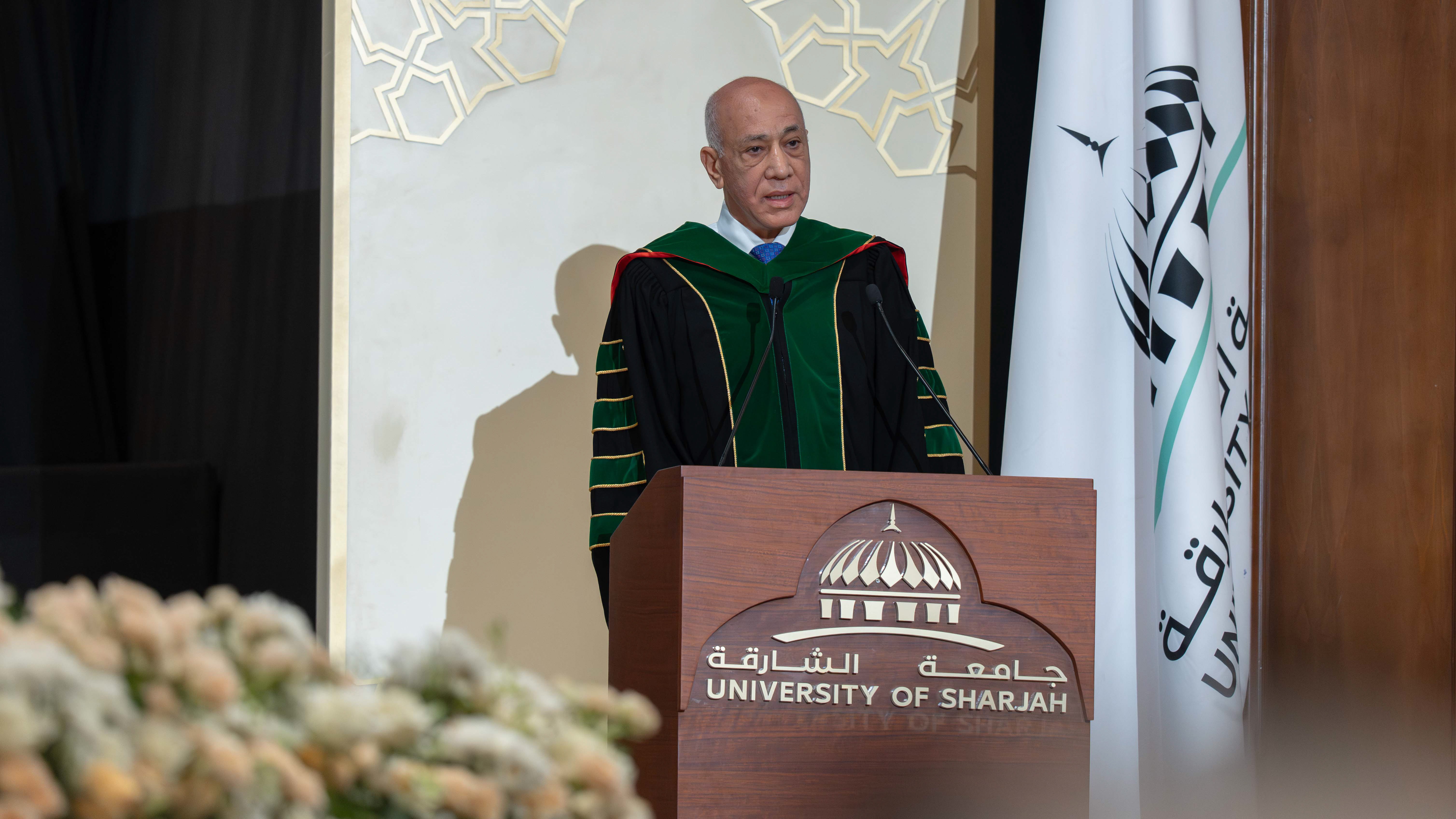 سلطان بن أحمد يشهد حفل تخريج الكليات الطبية والصحية بجامعة الشارقة