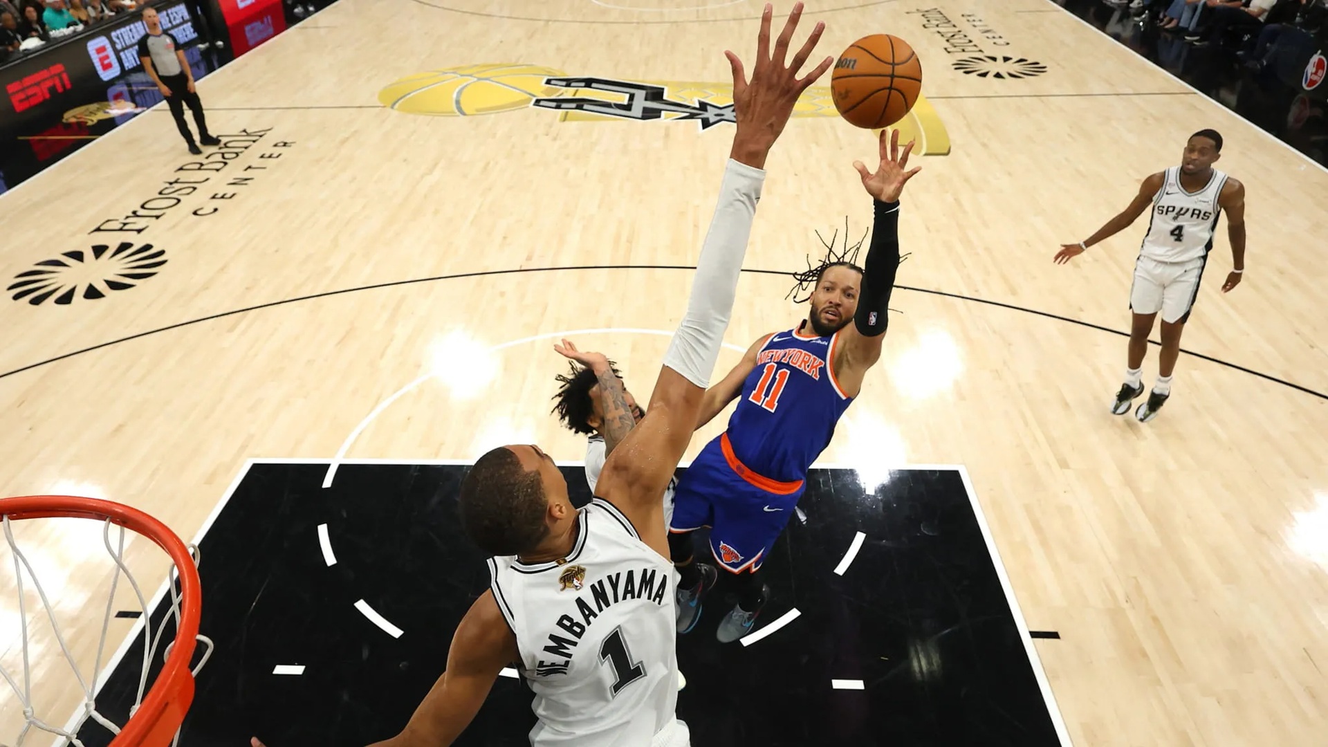 Knicks edge Spurs again to take 2-0 NBA finals series lead 