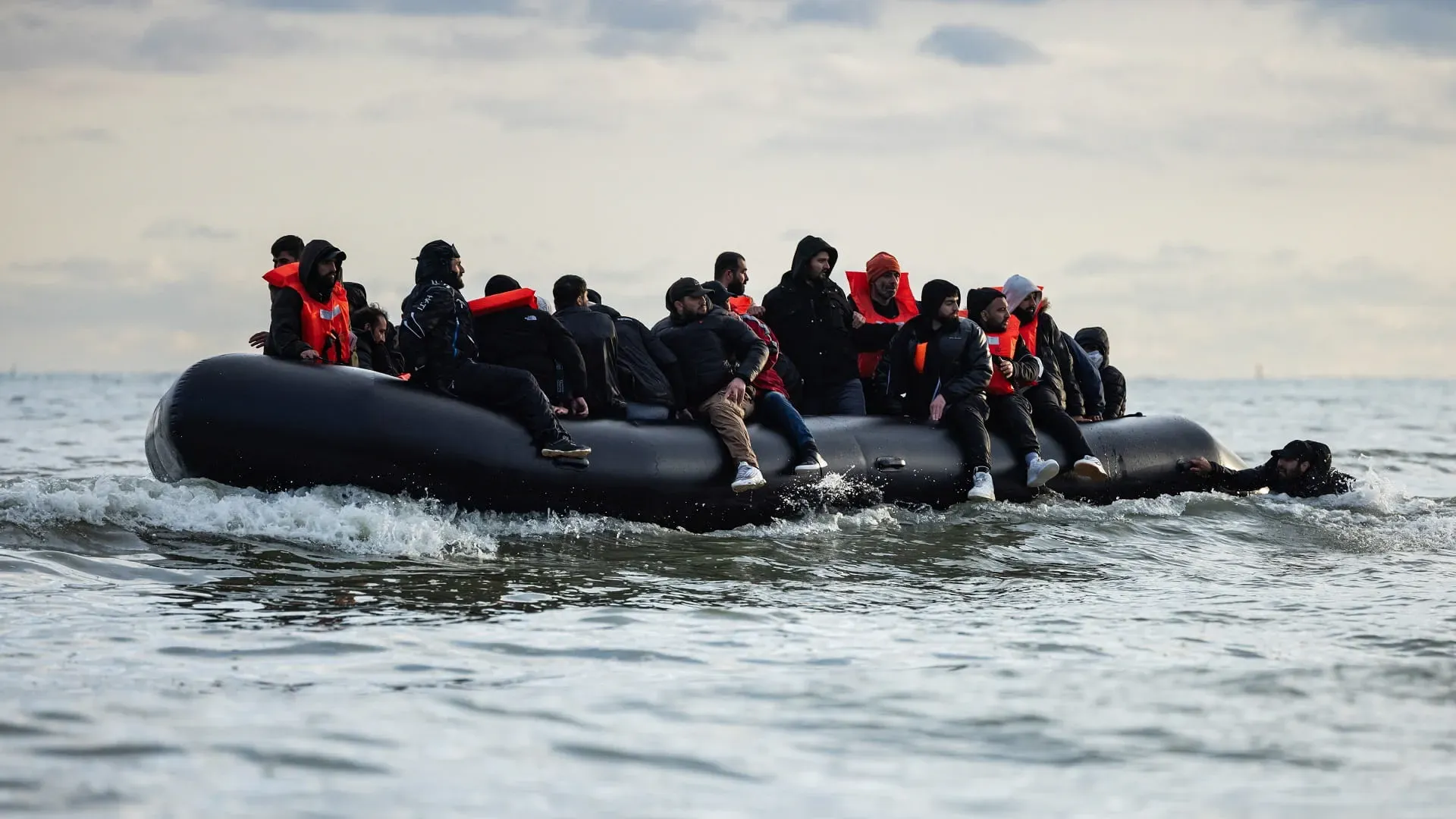 At least 10 dead after migrant shipwreck off Malta