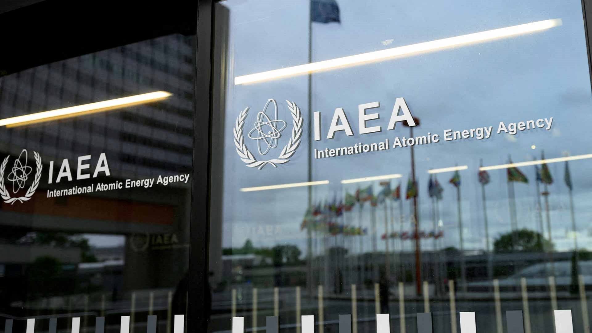 وكالة الطاقة الذرية تدعو إيران إلى "معاودة التواصل" معها 