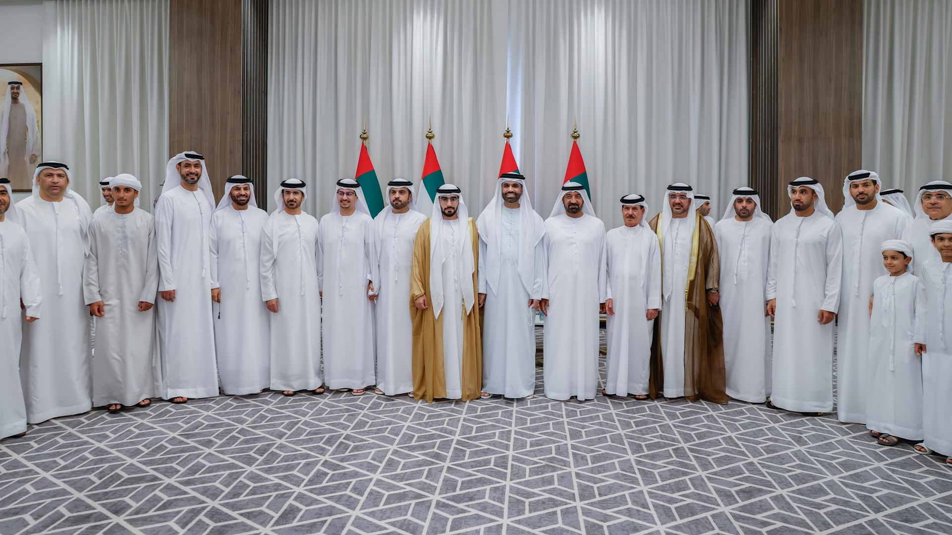 أحمد بن سعيد يحضر أفراح السويدي والجناحي