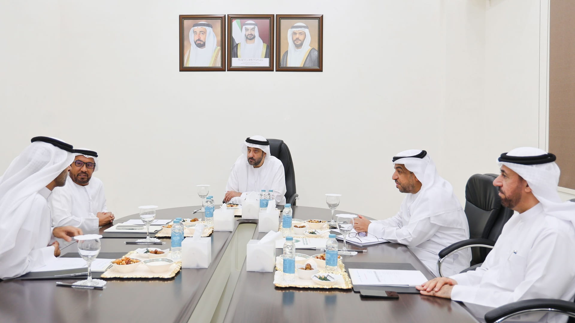 مجلس إدارة جمعية الشارقة الخيرية يستعرض نتائج حملة عيد الأضحى 