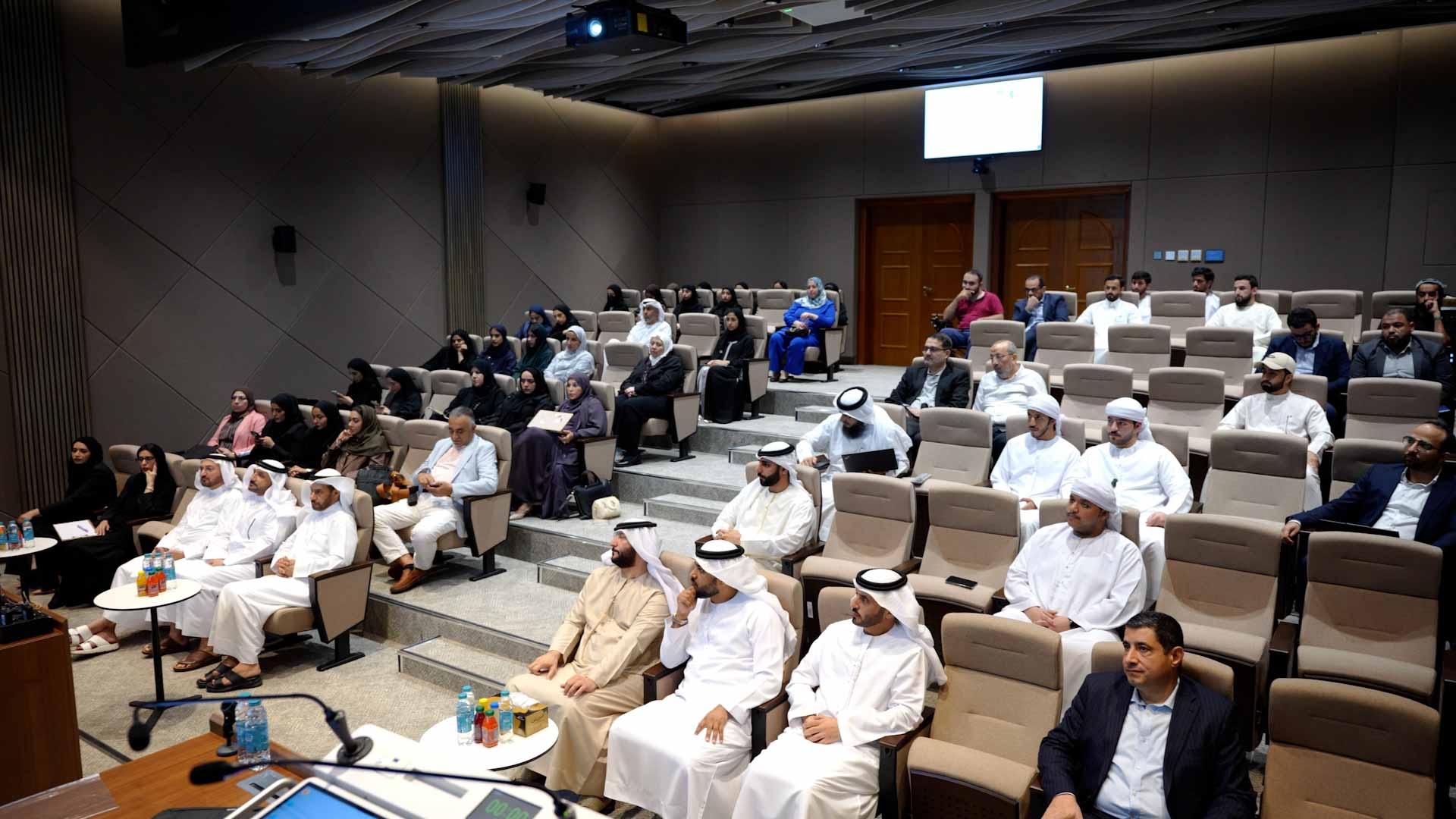 معهد الشارقة للعلوم القضائية يناقش قانون المعاملات المدنية الجديد