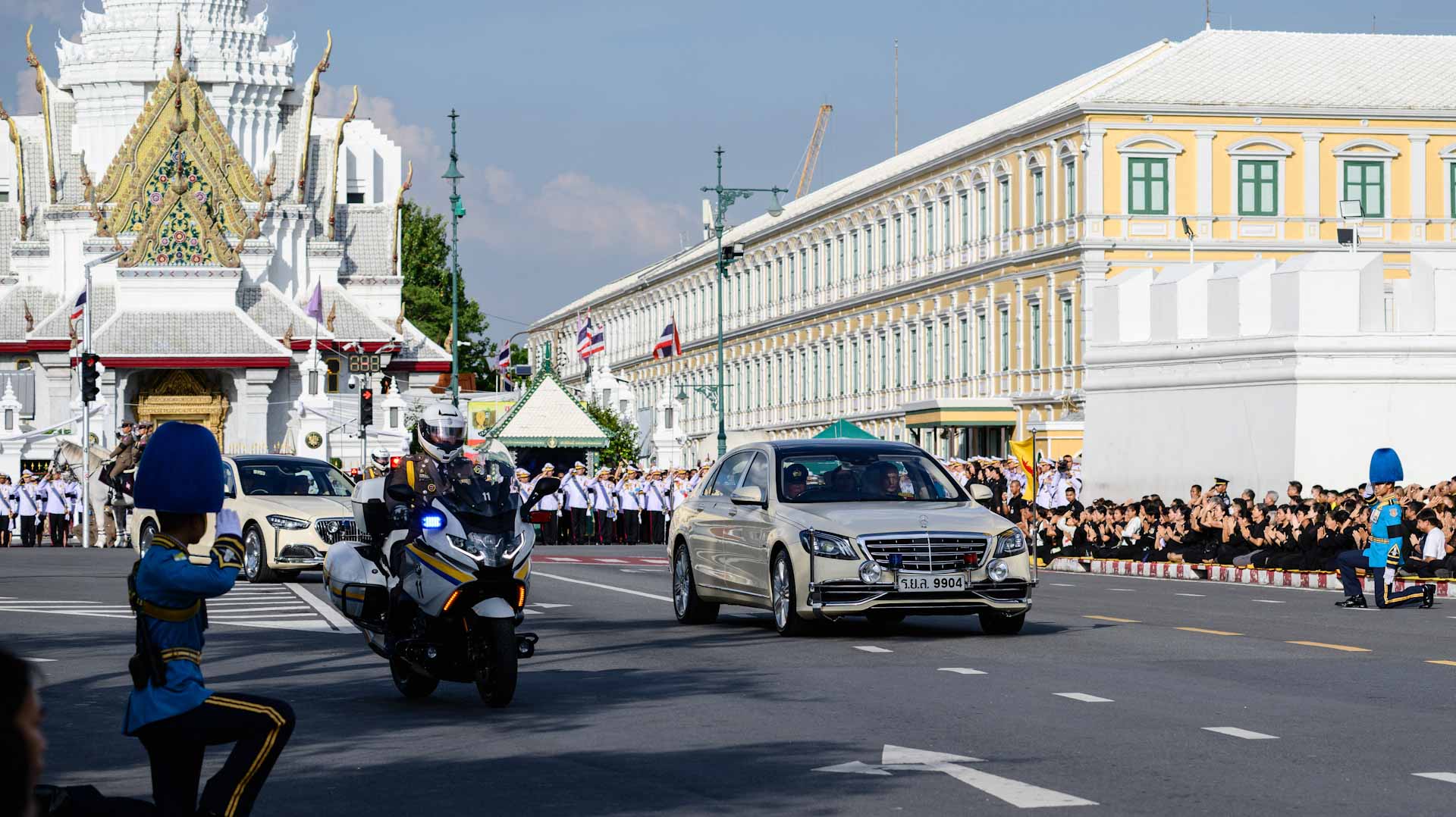 Thousands gather in Thai capital to mourn late princess 