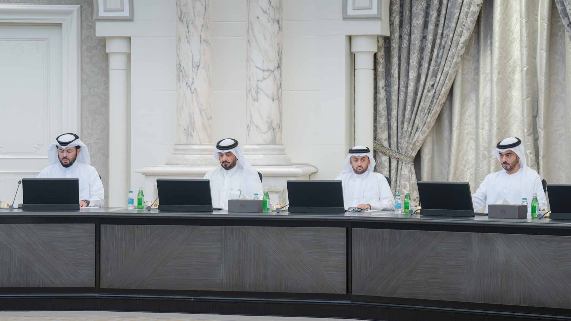 صورة بعنوان: <span class="scChromeData">{"commands":[{"click":"chrome:common:edititem({command:\"webedit:open\"})","header":"Edit the related item","icon":"/temp/iconcache/office/16x16/cubes.png","disabledIcon":"/temp/cubes_disabled16x16.png","isDivider":false,"tooltip":"Edit the related item in the Content Editor.","type":"common"},{"click":"chrome:rendering:personalize({command:\"webedit:personalize\"})","header":"Personalize","icon":"/temp/iconcache/office/16x16/users_family.png","disabledIcon":"/temp/users_family_disabled16x16.png","isDivider":false,"tooltip":"Create or edit personalization for this component.","type":"sticky"},{"click":"chrome:rendering:editvariations({command:\"webedit:editvariations\"})","header":"Edit variations","icon":"/temp/iconcache/office/16x16/windows.png","disabledIcon":"/temp/windows_disabled16x16.png","isDivider":false,"tooltip":"Edit the variations.","type":"sticky"}],"contextItemUri":"sitecore://master/{9DB9F9E1-B007-483A-B2D8-901413BBA347}?lang=ar&ver=1","custom":{},"displayName":"Title","expandedDisplayName":"This is require field and Maximum 90 character is allow"}</span><span sc_parameters="prevent-line-break=true" class="scWebEditInput scEnabledChrome" id="fld_9DB9F9E1B007483AB2D8901413BBA347_E873DAB3C3324E8EB106973D9F53F5B7_ar_1_3a6aa37743f24d28a4d3caee5aec94e7_5355_edit" contenteditable="true" scdefaulttext="[No text in field]" scfieldtype="single-line text" sc-part-of="field">"تنفيذي الشارقة" يعتمد الدليل التنظيمي الموحد للإصدارات الحكومية </span>_07D381B13BF7452ABA11012DCF2FBDCF