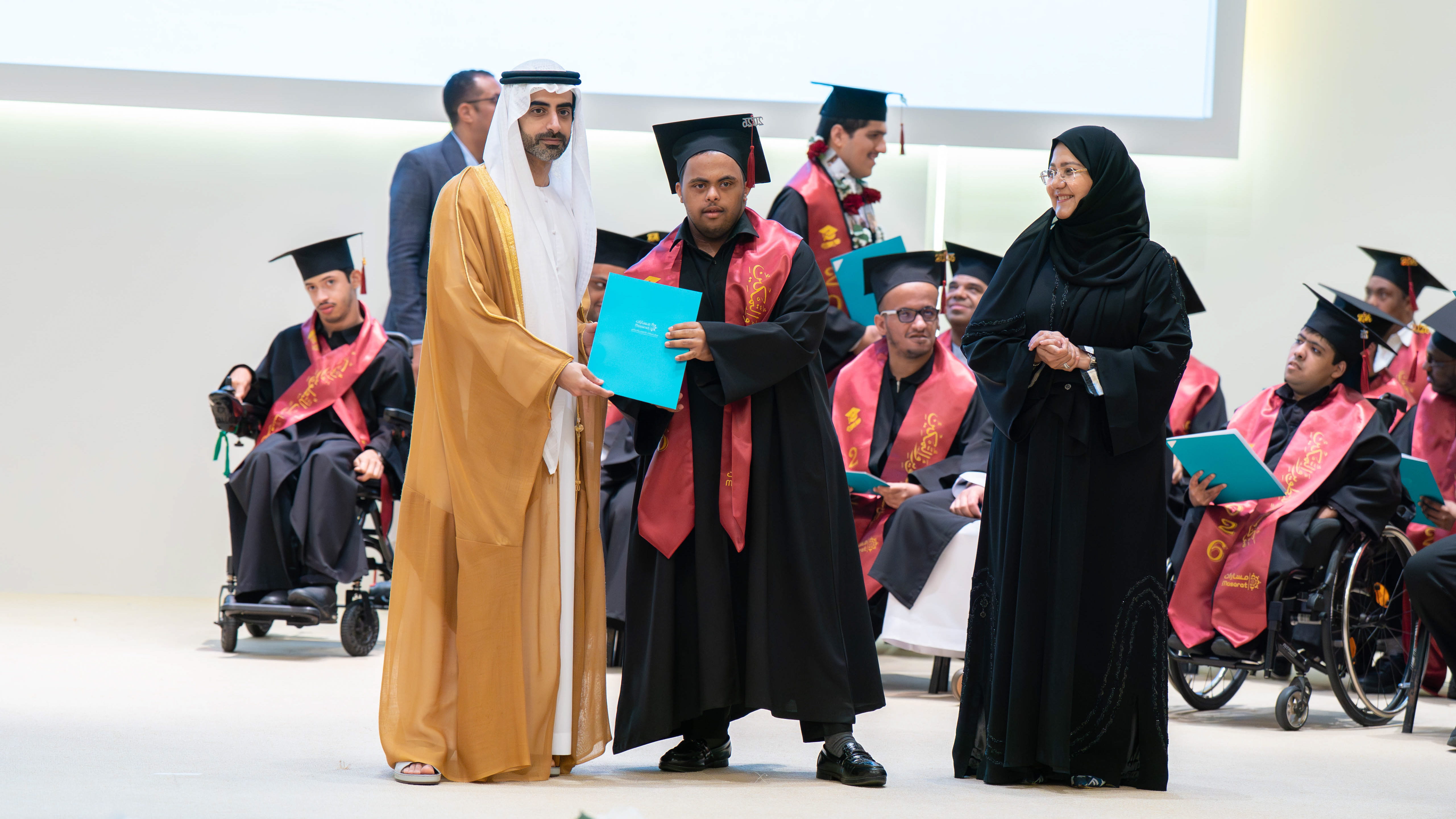سالم بن عبد الرحمن يشهد تخريج طلبة مركز مسارات للتطوير والتدريب