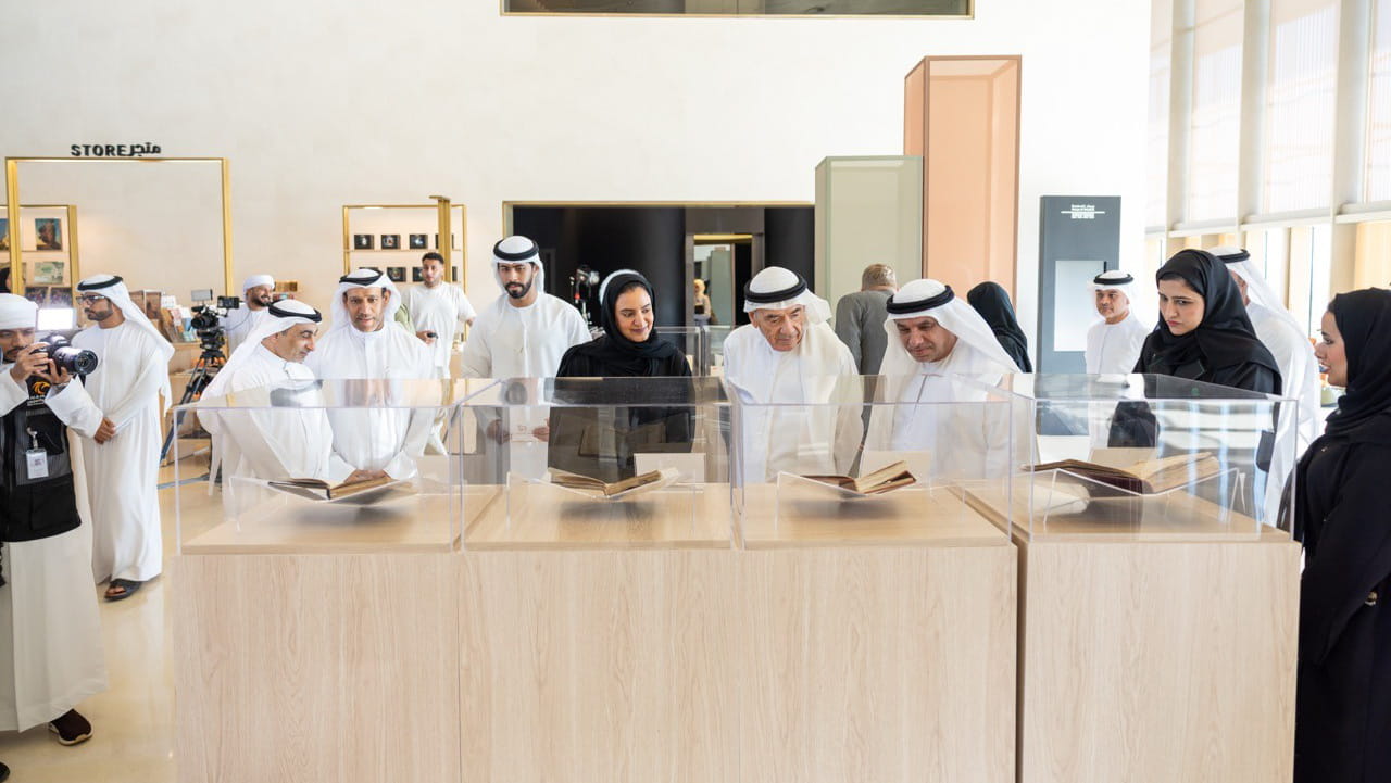 بيت الحكمة بالشارقة يحتفي بكنوز معرفية من مقتنيات جامعة الإمارات 