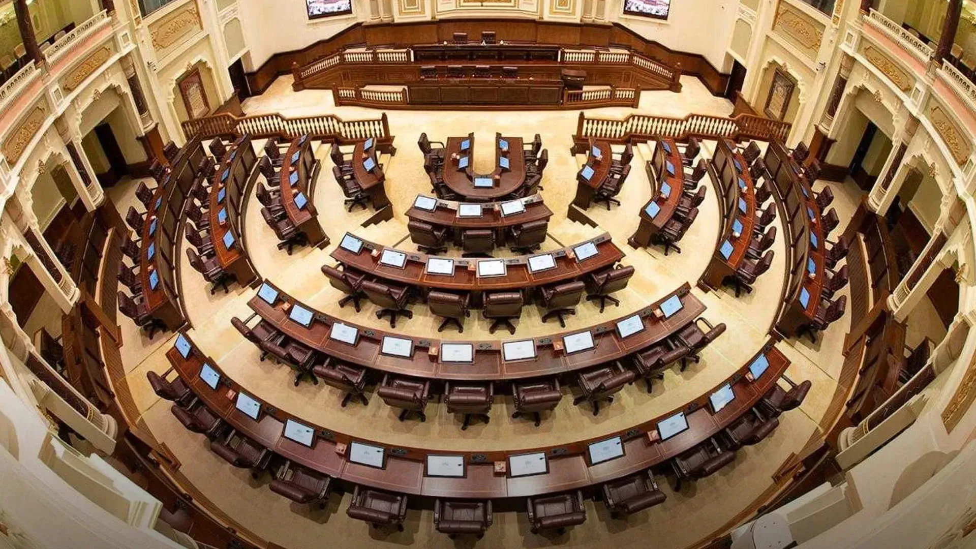 "استشاري الشارقة" يختتم دوراً برلمانياً حافلاً بـ 38 توصية